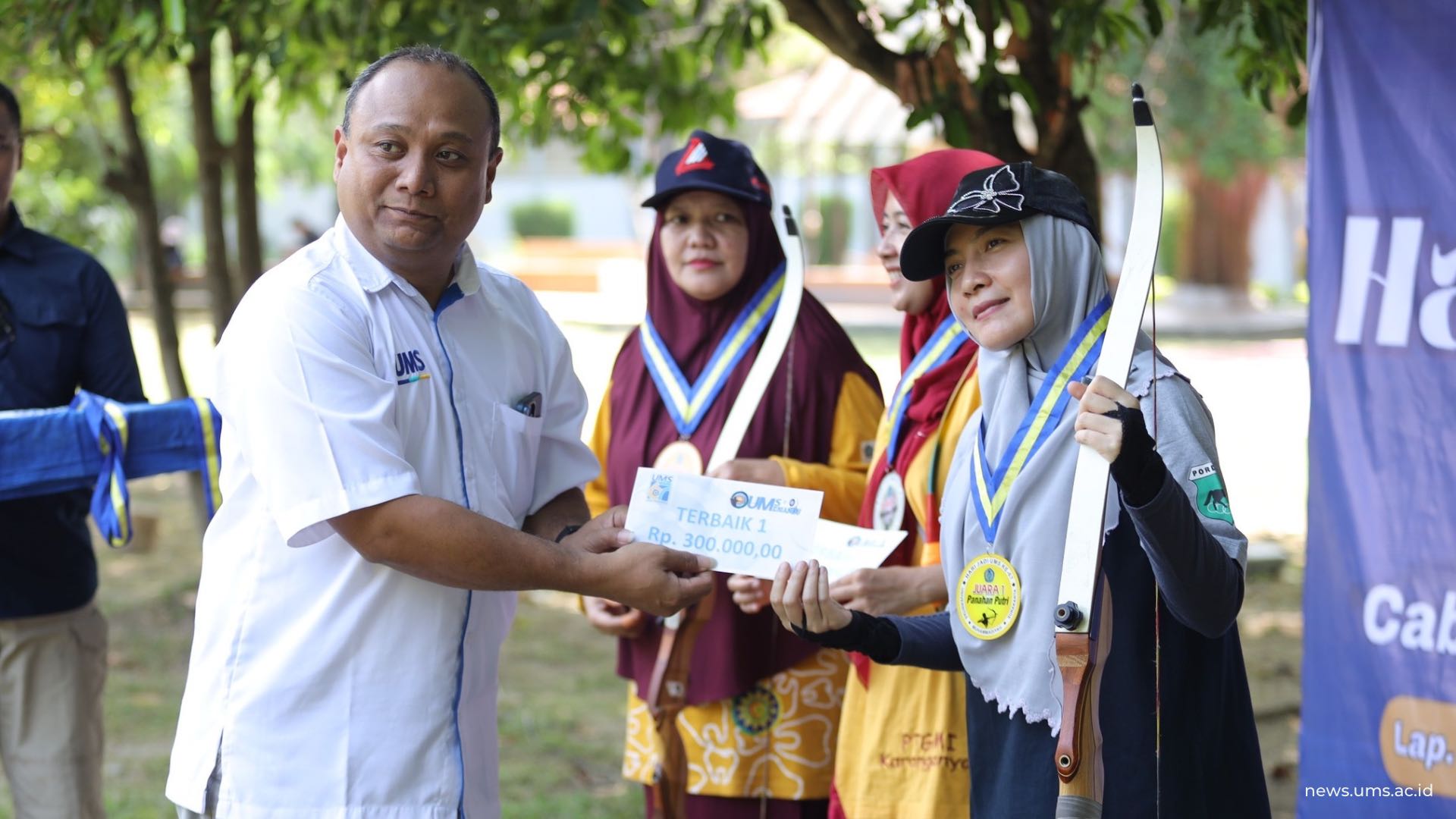 Peraih juara 1 Tim Putri, Okta Muamalina perwakilan dari Direktorat Pascasarjana