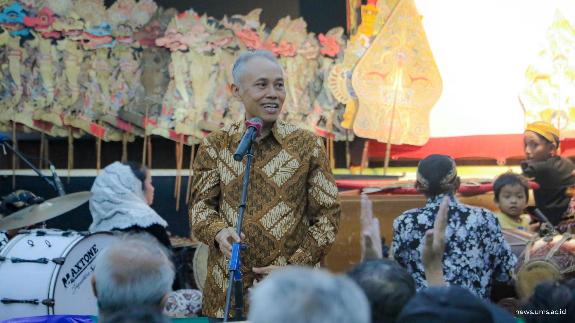 Sambutan Rektor UMS, Prof. Dr. Harun Joko Prayitno. M.Hum dalam agenda Harijadi FKIP UMS ke 67 dengan penampilan Wayang pada, kamis (18/9)