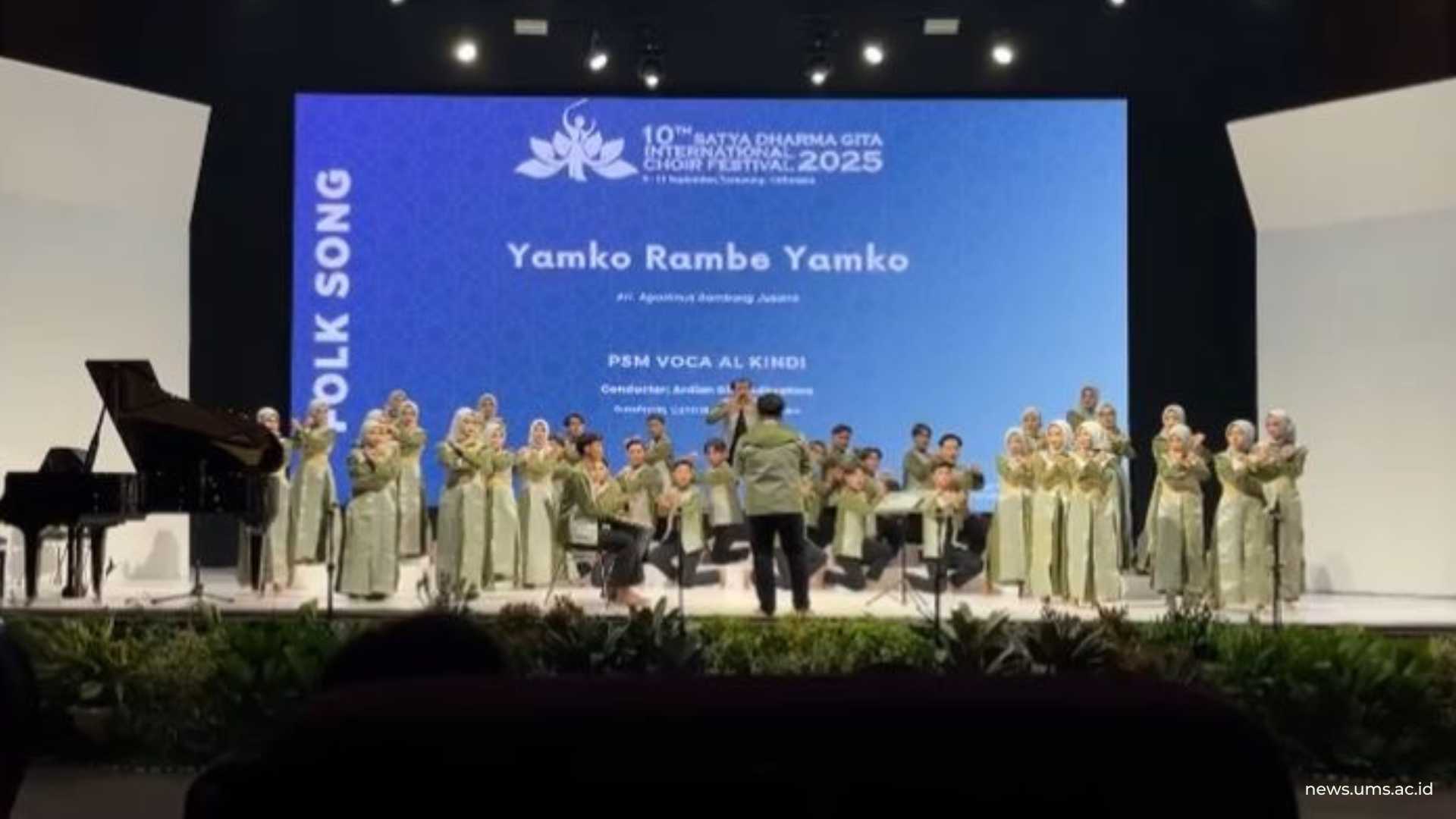 Penampilan PSM Voca Al-Kindi UMS kategori folklore song