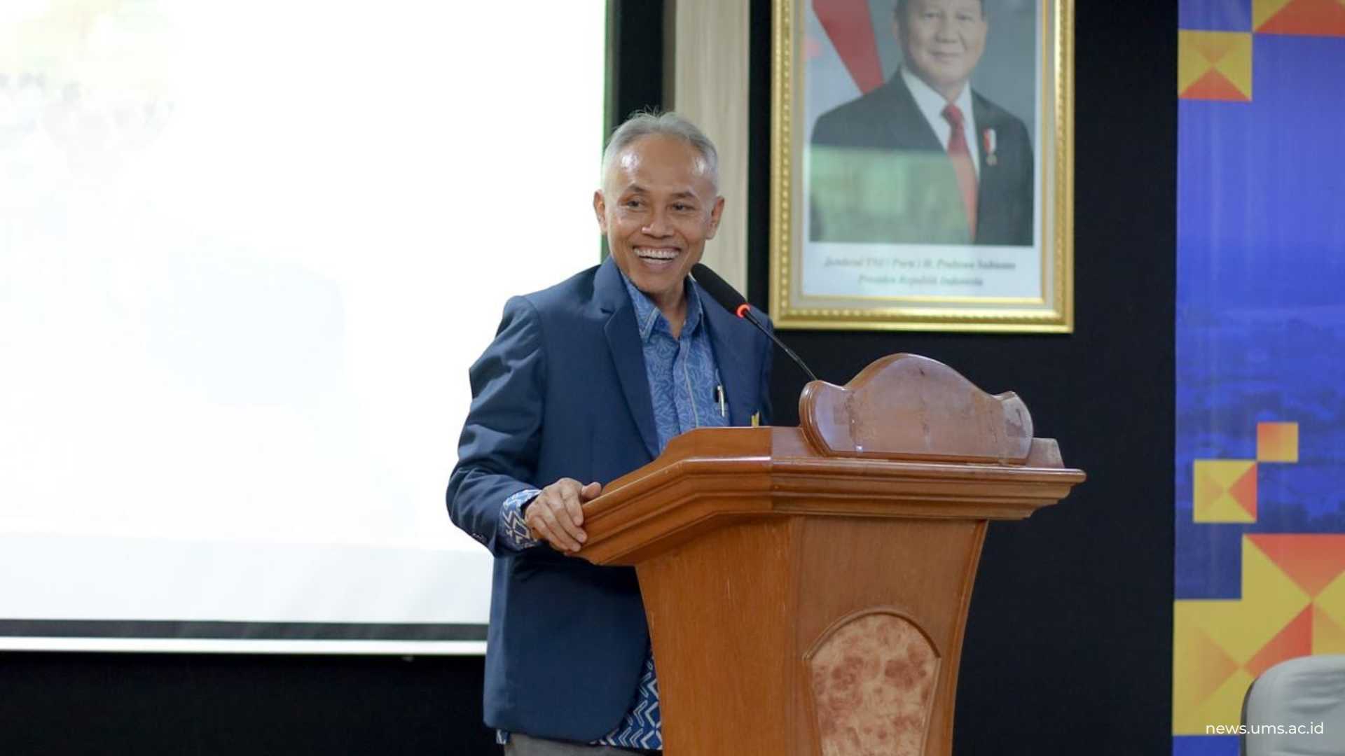 Rektor UMS Prof. Dr. Harun Joko Prayitno, M.Hum