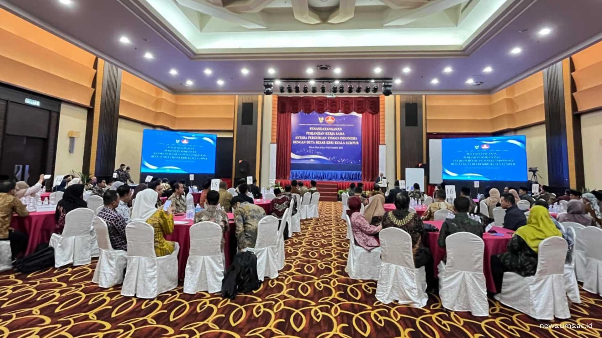 Suasana agenda Penandatanganan Perjanjian Kerja Sama antara Perguruan Tinggi Indonesia dengan Duta Besar KBRI Kuala Lumpur