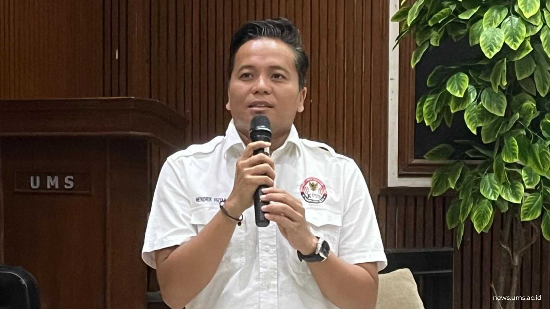 Koordinator bidang Kelembagaan KPID Jateng, Hendrik SP. Hutabarat, S.E.