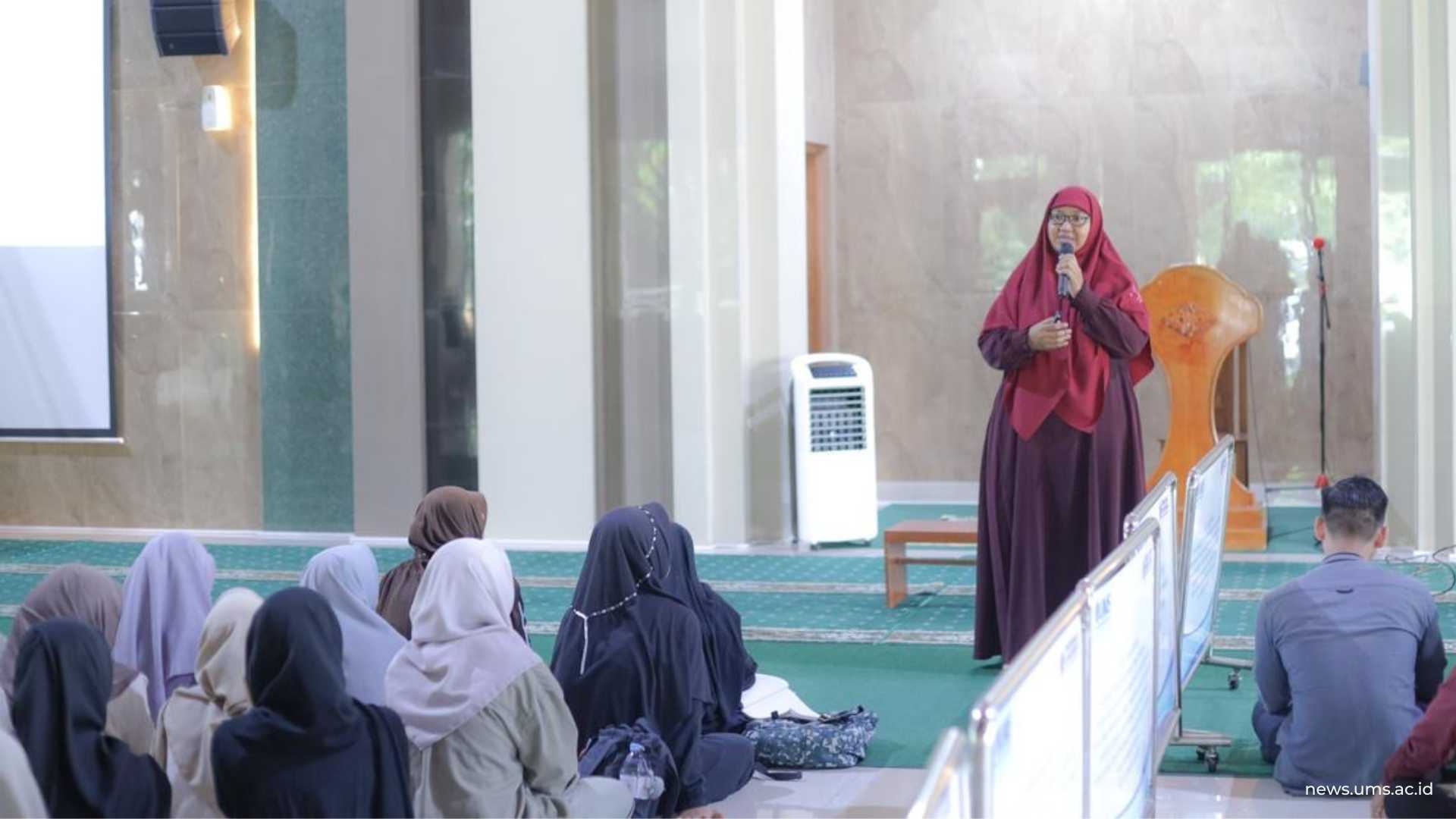 Pengarahan oleh Azizah Fatmawati, S.T., M.Cs., selaku Kepala Bidang Kaderisasi, Pembinaan Ortom, dan Beasiswa Kader LP3A