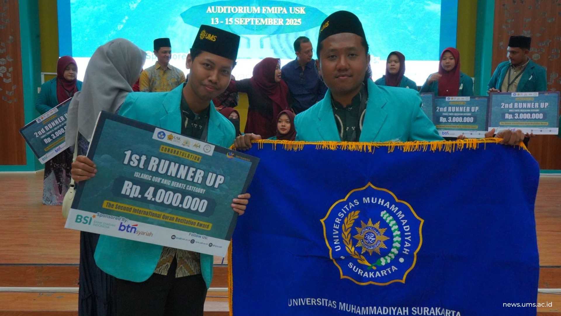 (Kiri) Avrilo Kynan Leandro, (kanan) Rizky Damarjati Wicaksono, Delegasi Musabaqah Tilawatil Qur’an (MTQ) UMS yang berhasil meraih predikat 1st Runner Up dalam ajang International Quran Recitation Award (IQRA) 2025 pada 13–15 September 2025.