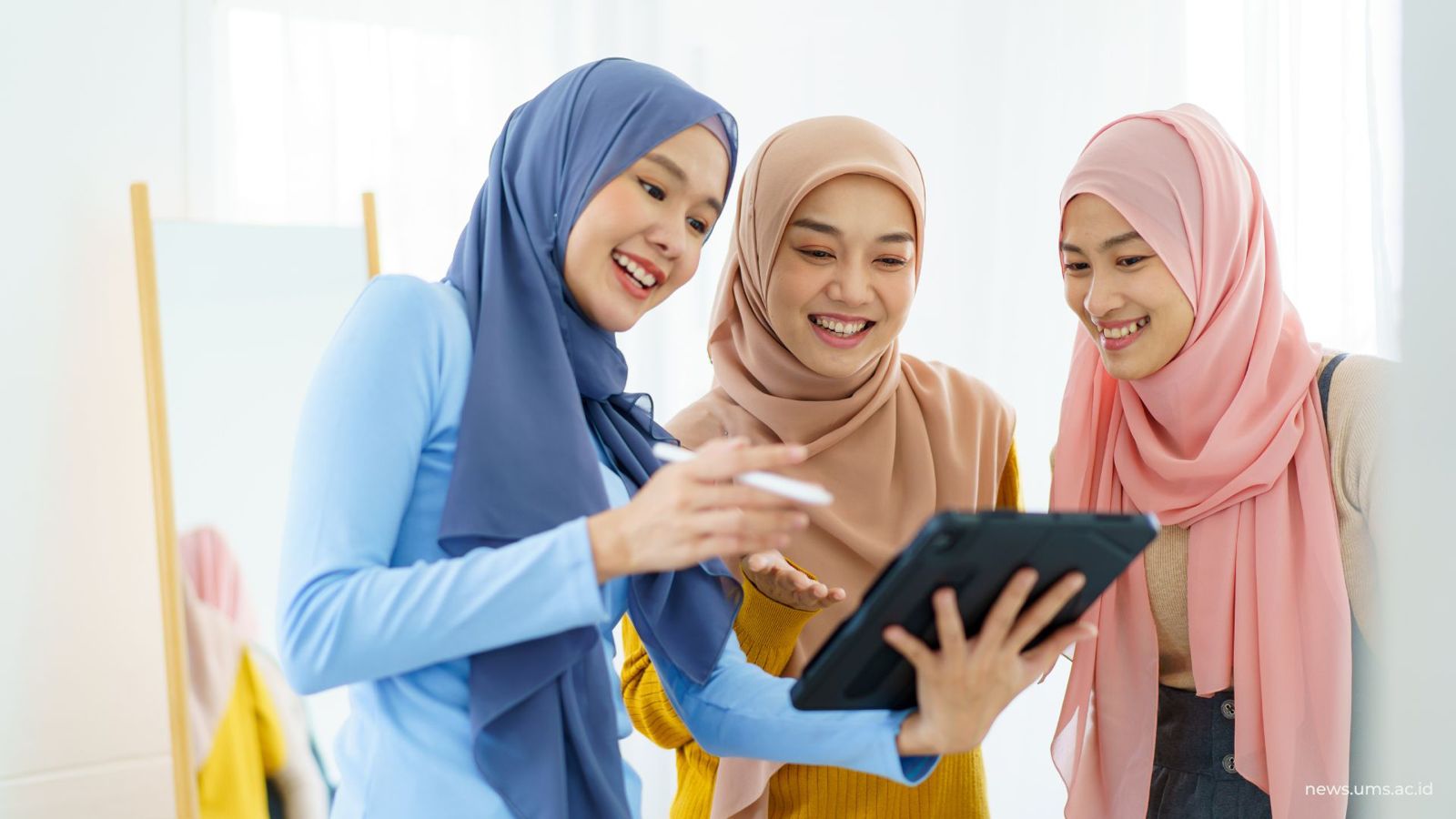 Ilustrasi Perempuan Berhijab. (Foto: Canva)
