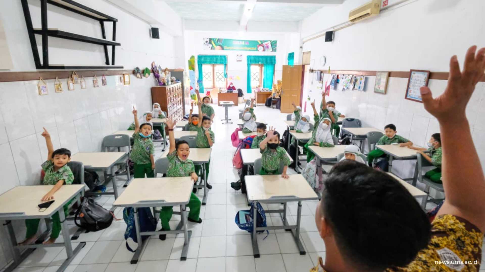 Suasana kegiatan mengajar mahasiswa FKIP UMS