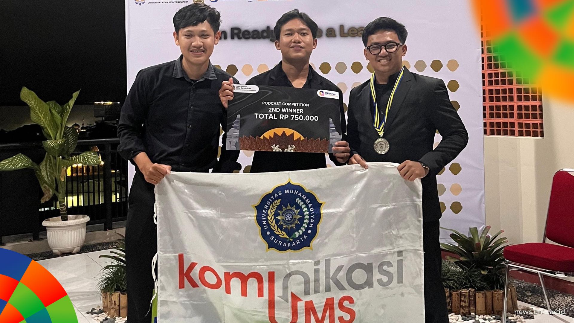 Tim Alpha Mahasiswa Komunikasi UMS raih juara 2 dalam ajang kompetisi Podcast MIK Communication Festival 2025. (Foto: istimewa)
