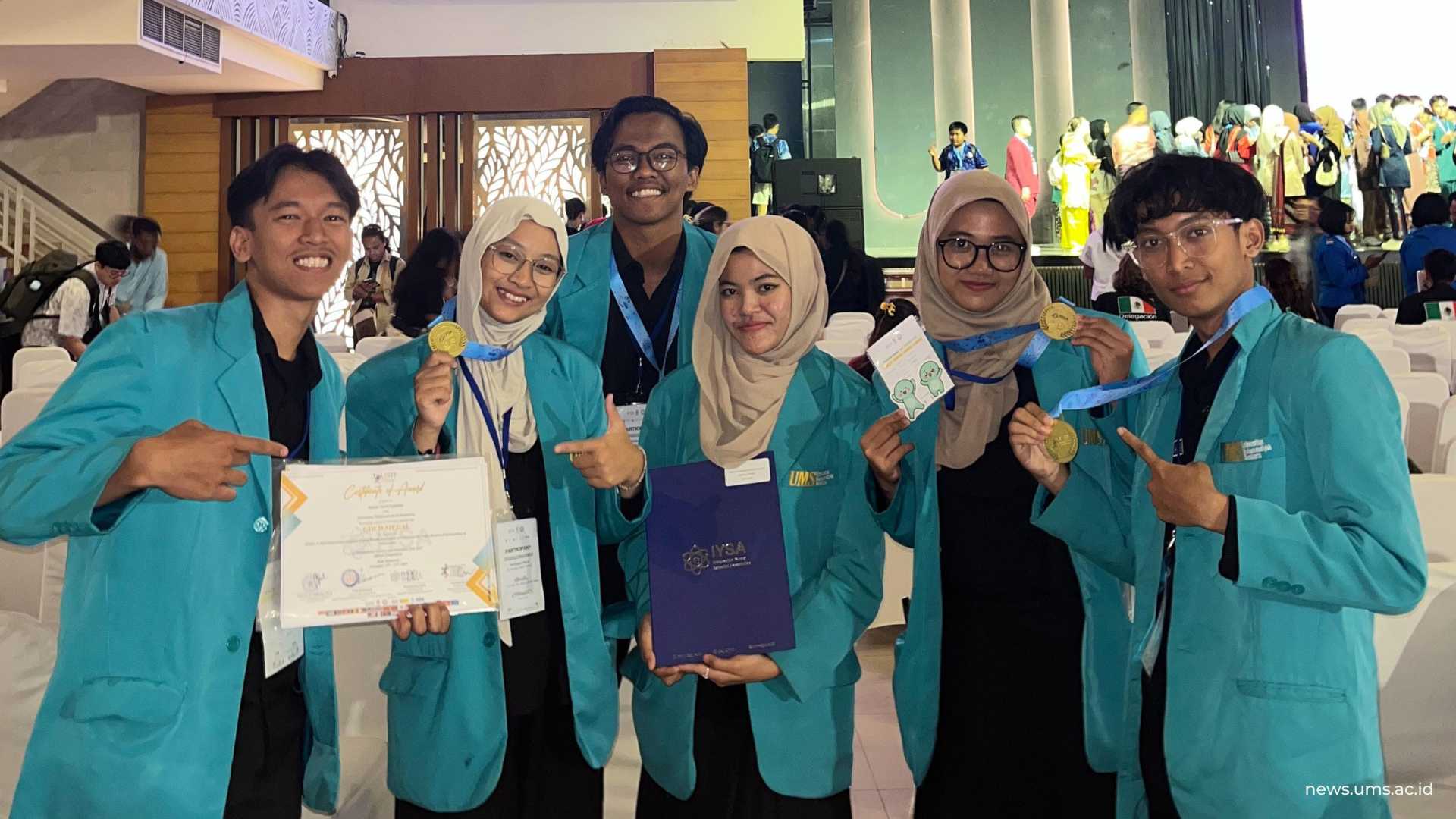 Tim Zimo Berhasil Meraih Gold Medal melalui Inovasi Kesehatan Digital dalam memantau status Gizi