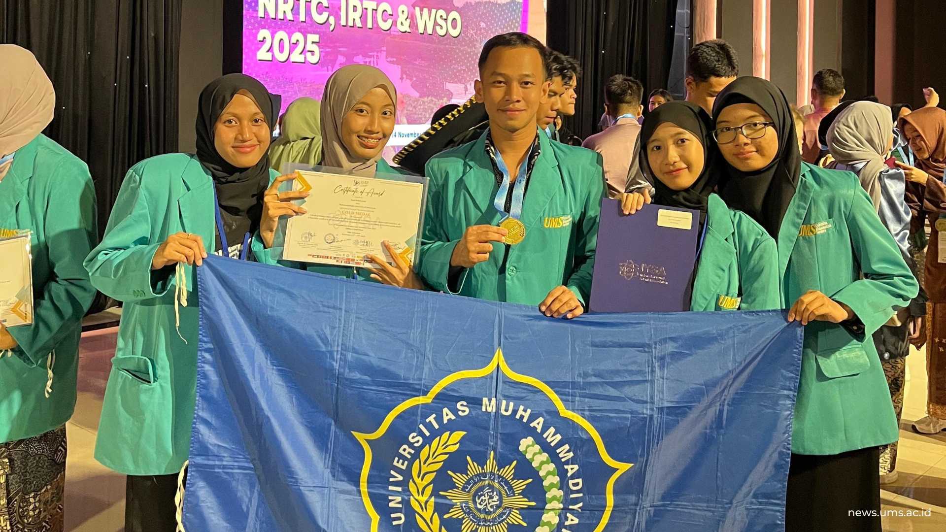 Tim Nansyi berhasil meraih Gold Medal melalui inovasi penggunaan benalu sebagai formula Nanoemulsi Obat Inflamasi