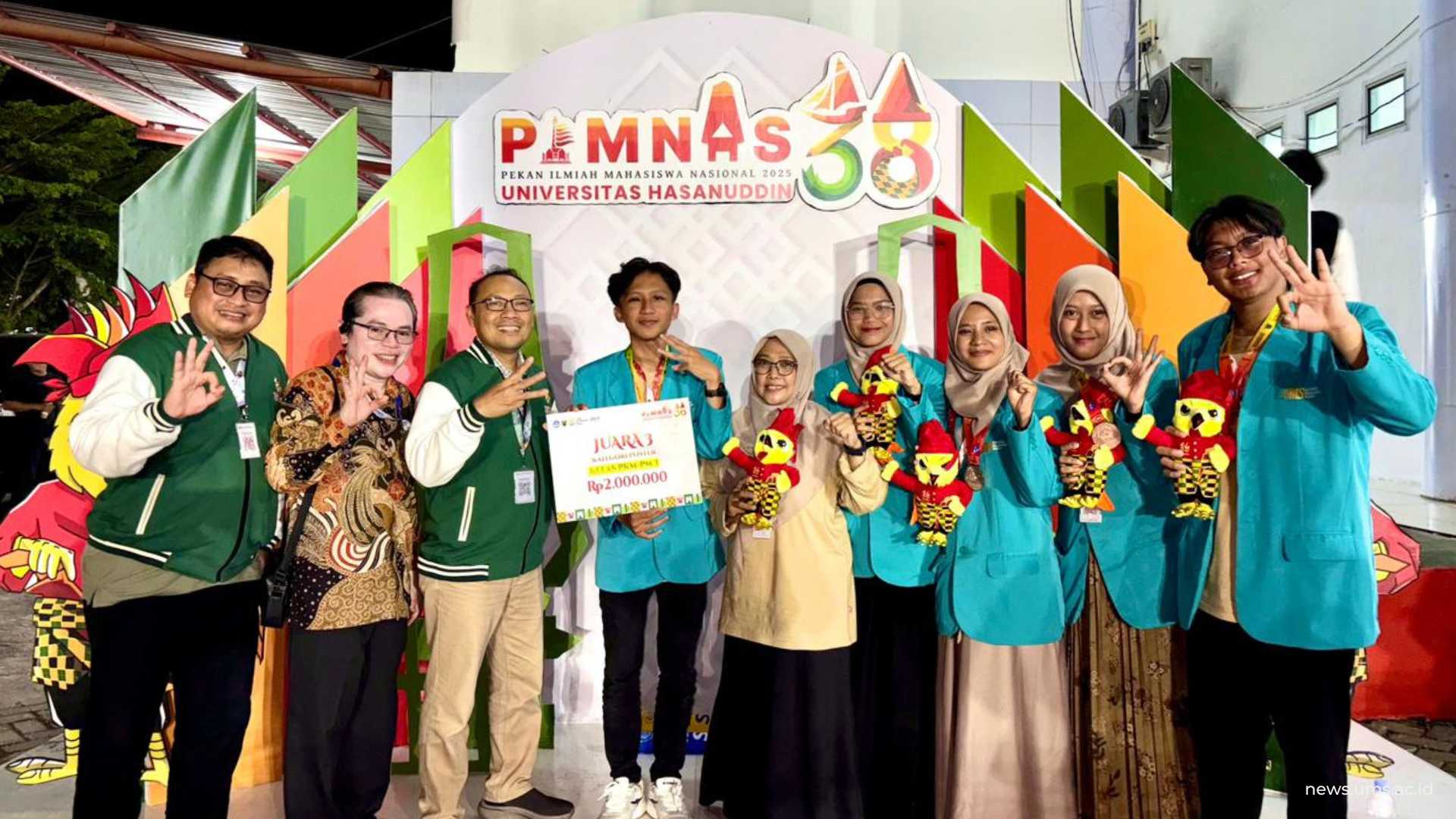 Foto Tim Lentera Zyland UMS dengan Pimpinan UMS