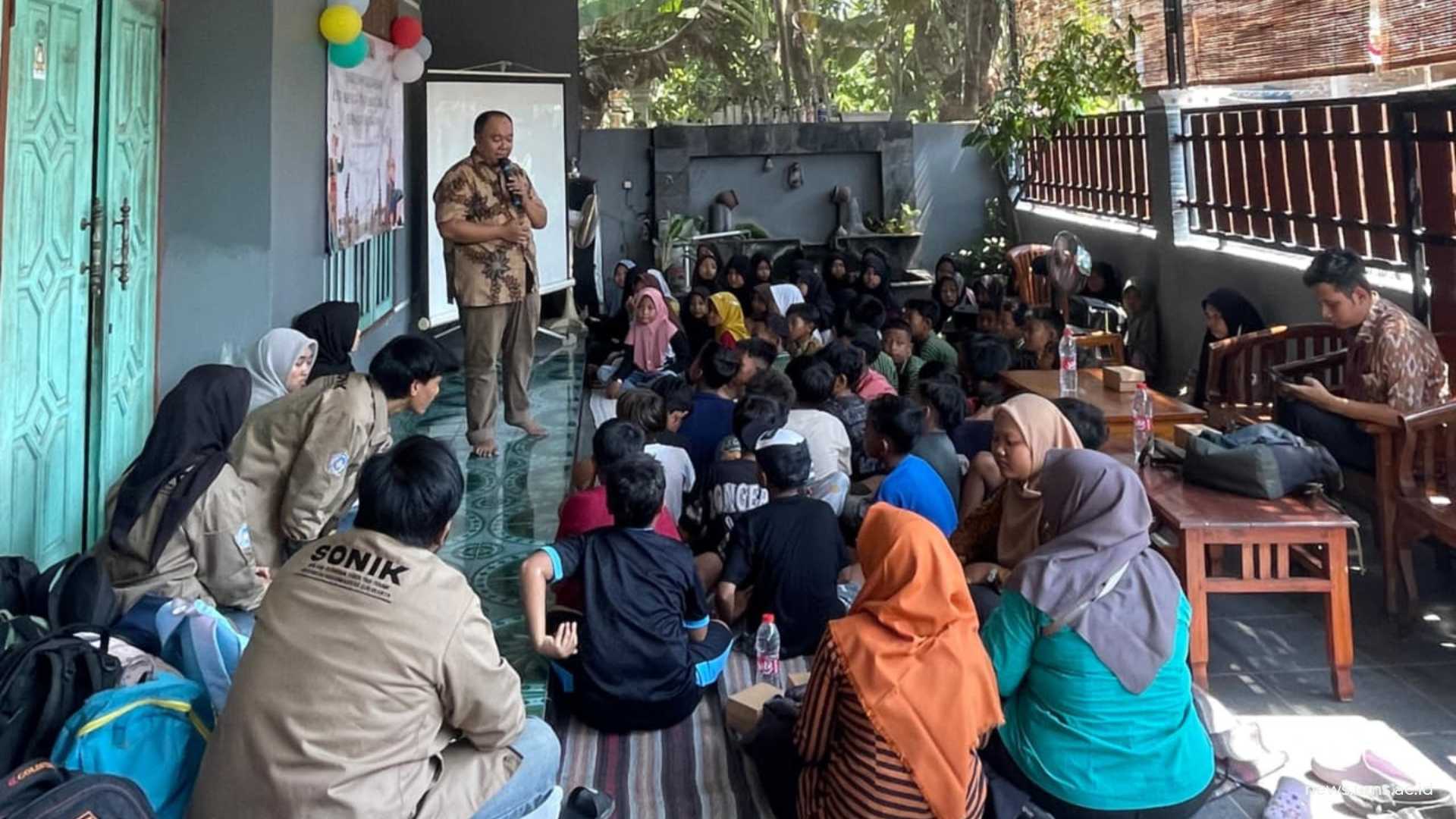 Sambutan dan penyambutan tim SONIK FT UMS oleh Kepala Desa Tlogorandu Sandy Damara Putra, S.E.