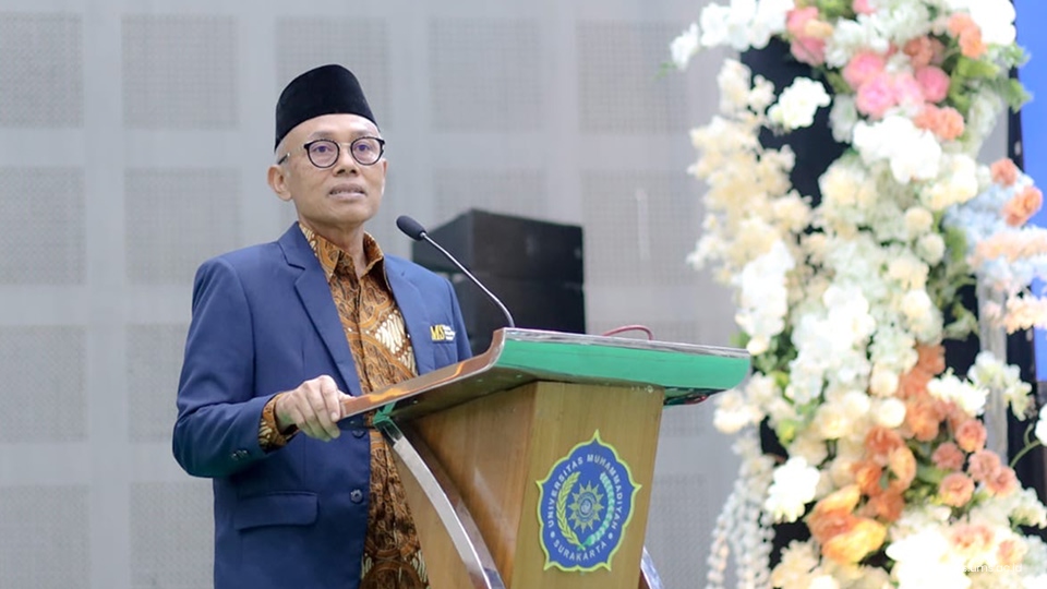 Prof. Dr. Harun Joko Prayitno, M.Hum Selaku Rektor UMS Memberikan Sambutan Pada Seremonial Sumpah Profesi Fisioterapis