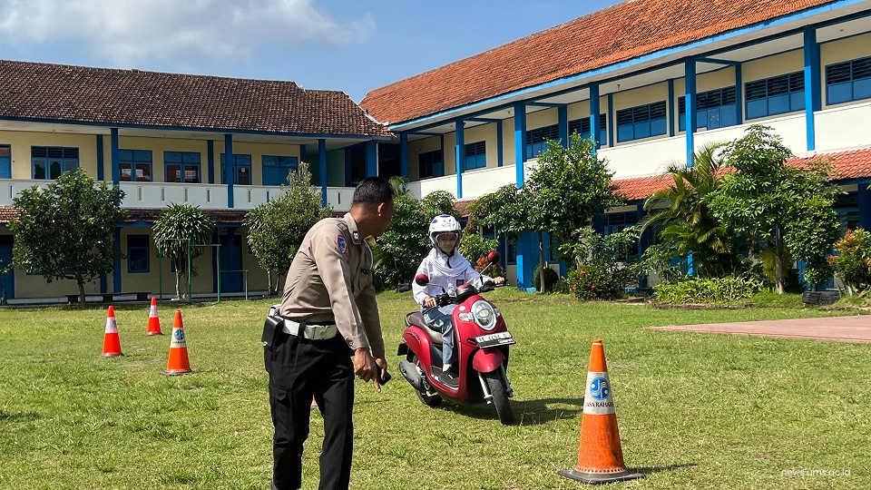 Mahasiswa Ilmu Komunikasi UMS Gelar Kampanye “Aman Dalan”, Gaungkan Etika dan Keselamatan Berkendara