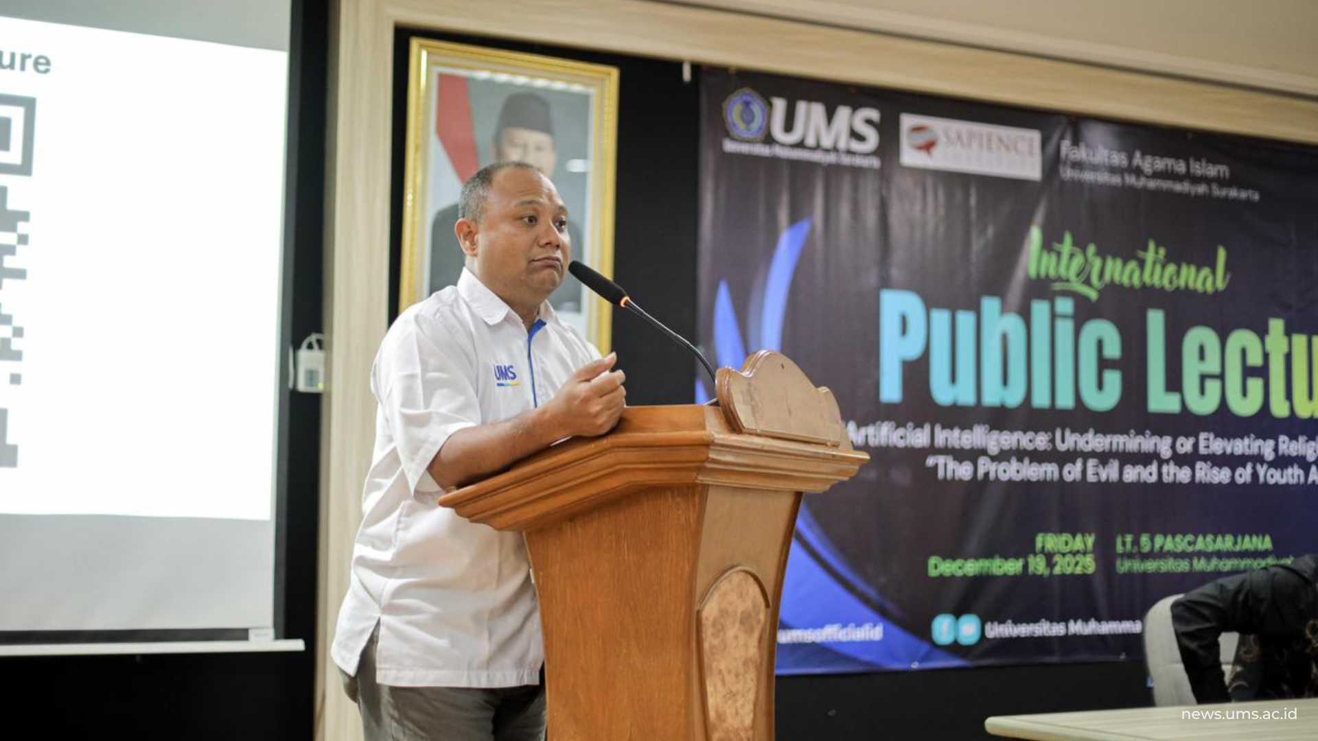 Sekretaris Universitas Andy Dwi Bayu Bawono, S.E., M.Si., Ph.D. mendukung kolaborasi ini dan berharap civitas academica UMS dapat mengambil pelajaran dan mengaplikasikan materi kuliah umum ke dalam pembejalaran.