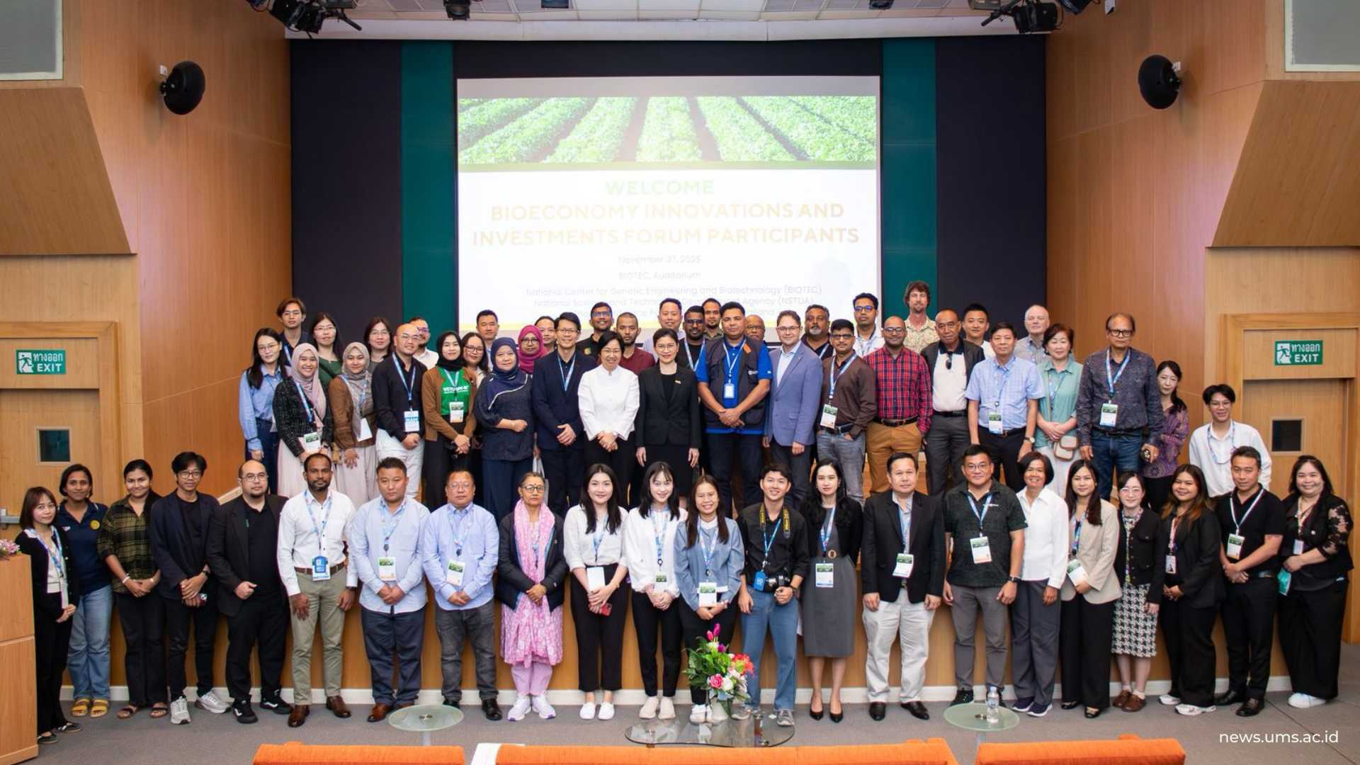 Foto Bersama Peserta BIIF 2025 di Bangkok, Thailand