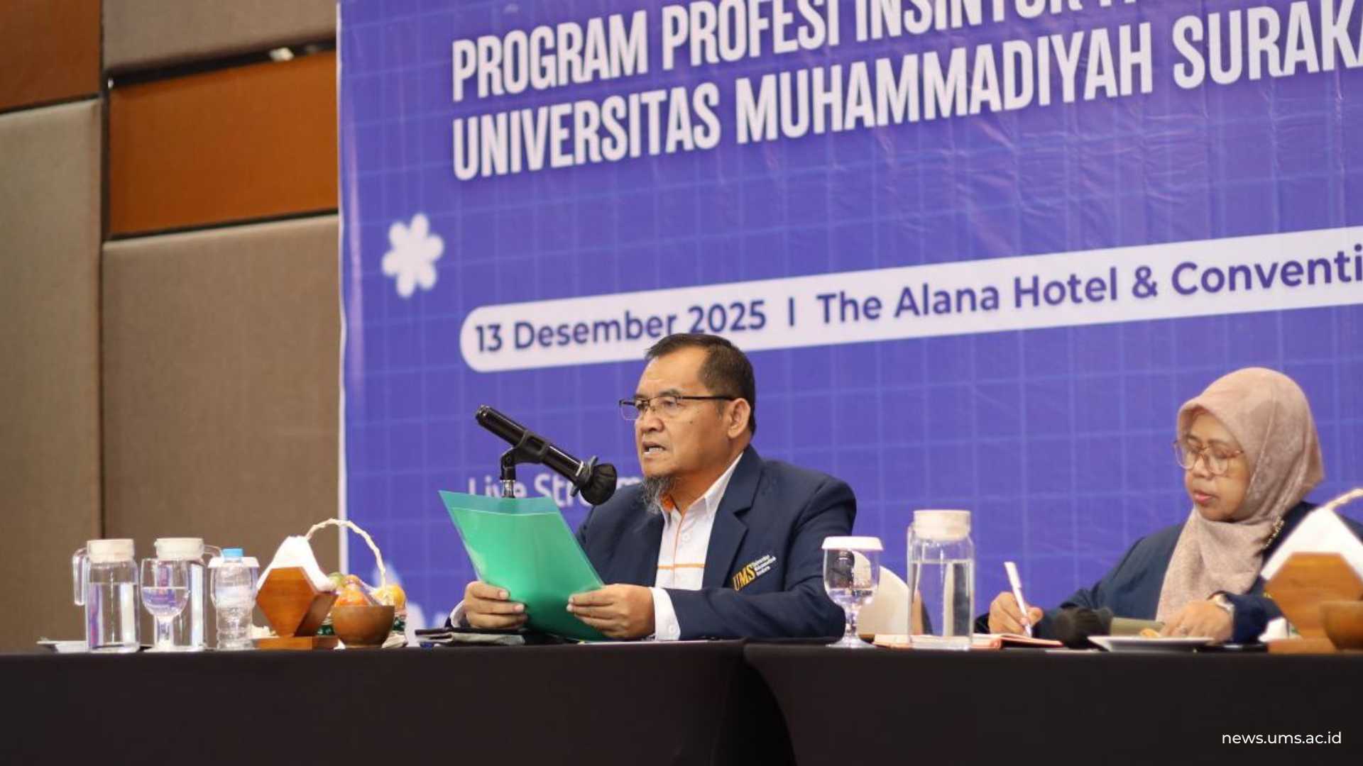 Guru Besar Program Studi Teknik Mesin UMS Prof. Ir. Sarjito , M.T., Ph.D. mendorong lulusan Program Profesi Insinyur untuk berpegang teguh pada etik profesi dan mengedepankan tanggung jawab publik. Foto: Luqman Hakim