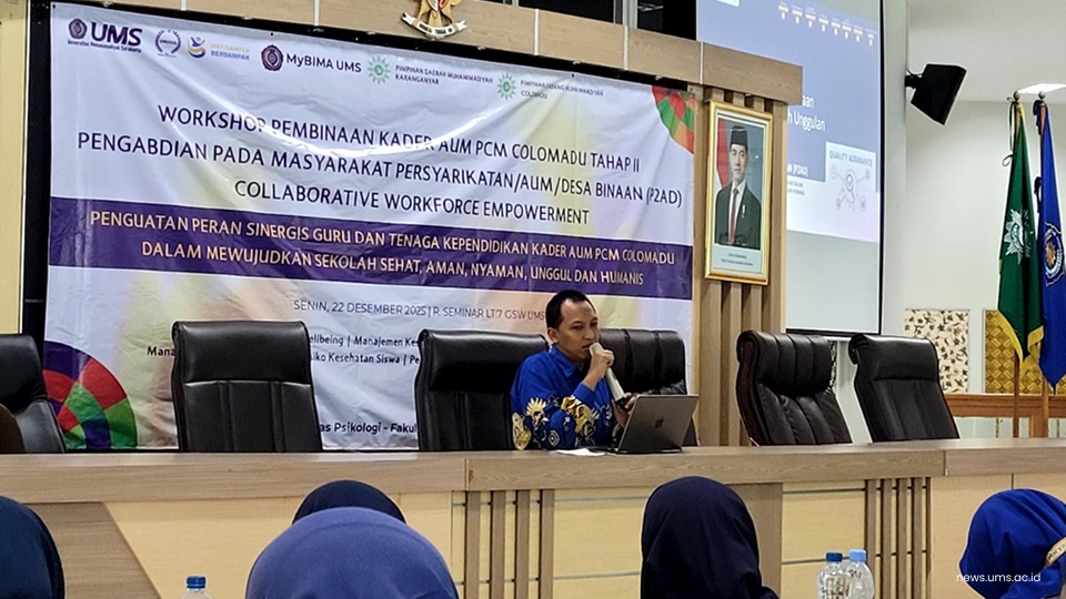 Pemaparan Materi oleh Narasumber Mengenai Peningkatan Mutu Tata Kelola Sekolah Terpadu