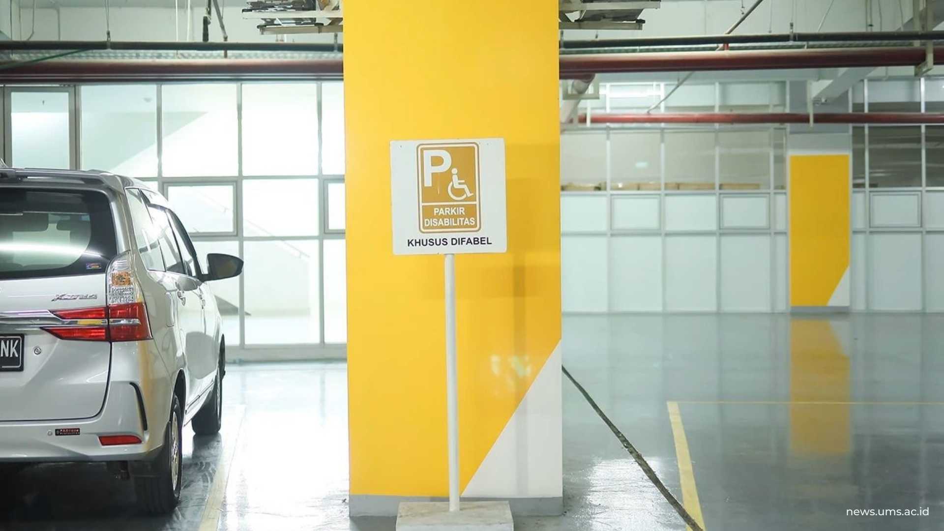 Fasilitas parkir khusus disabilitas di Edutorium UMS.