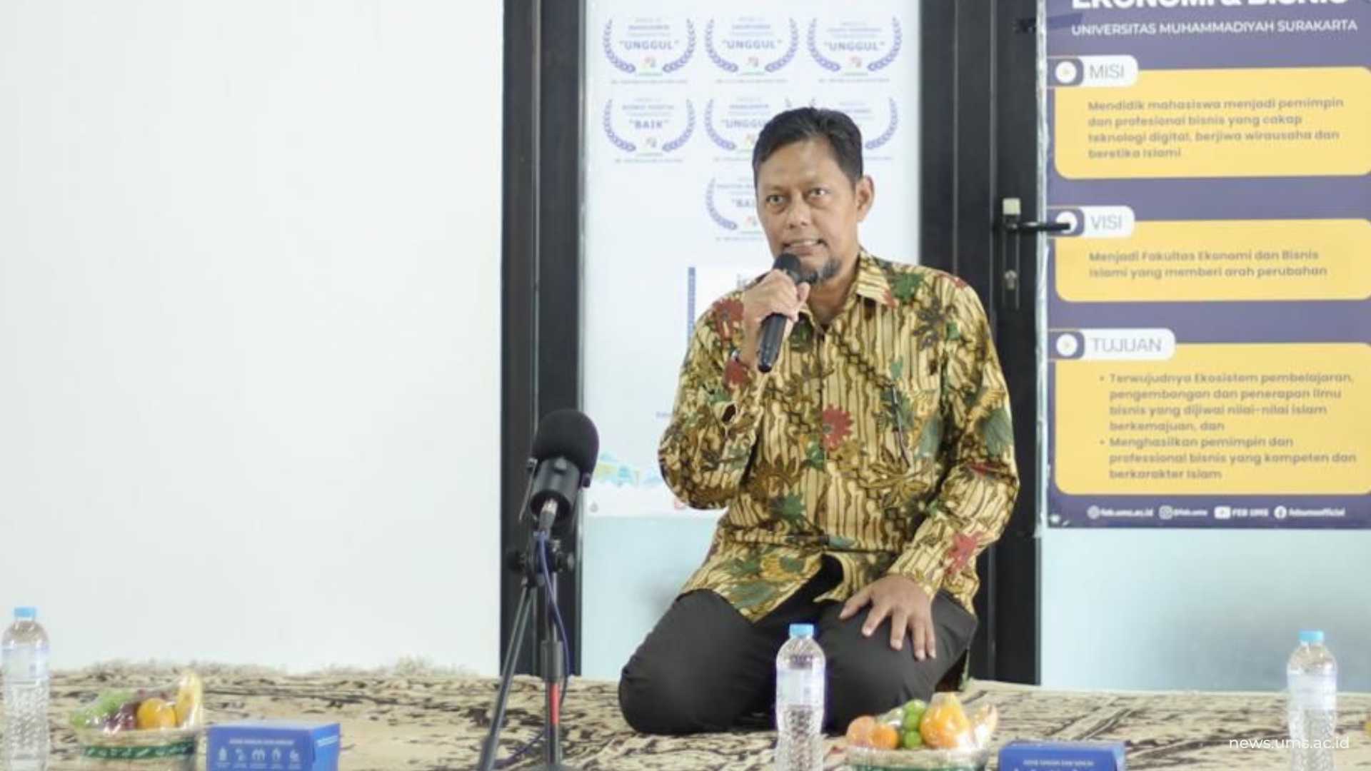 Wakil Dekan III FEB, sekaligus Ketua Pelaksana kegiatan ini, Dr. Jati Waskito, S.E., M.Si