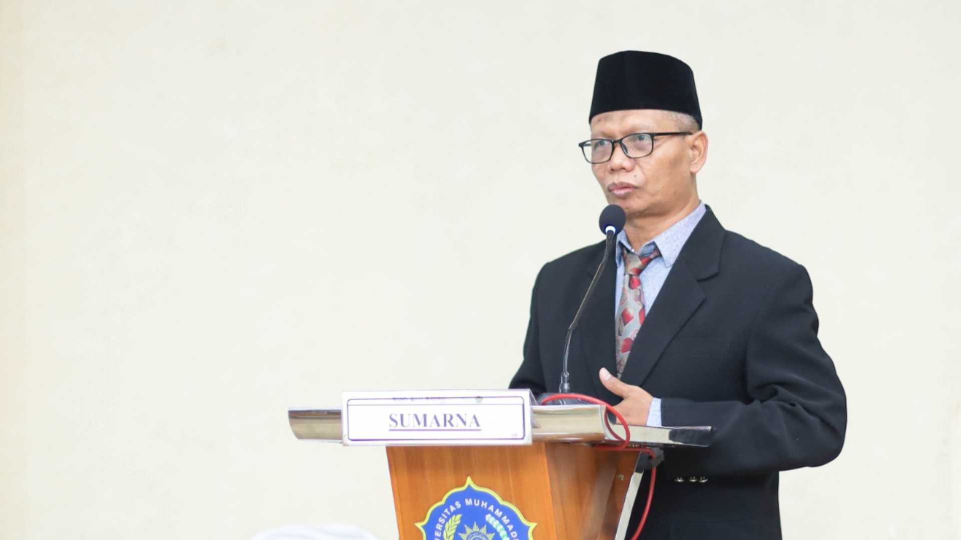 Sumarna saat memaparkan hasil penelitiannya
