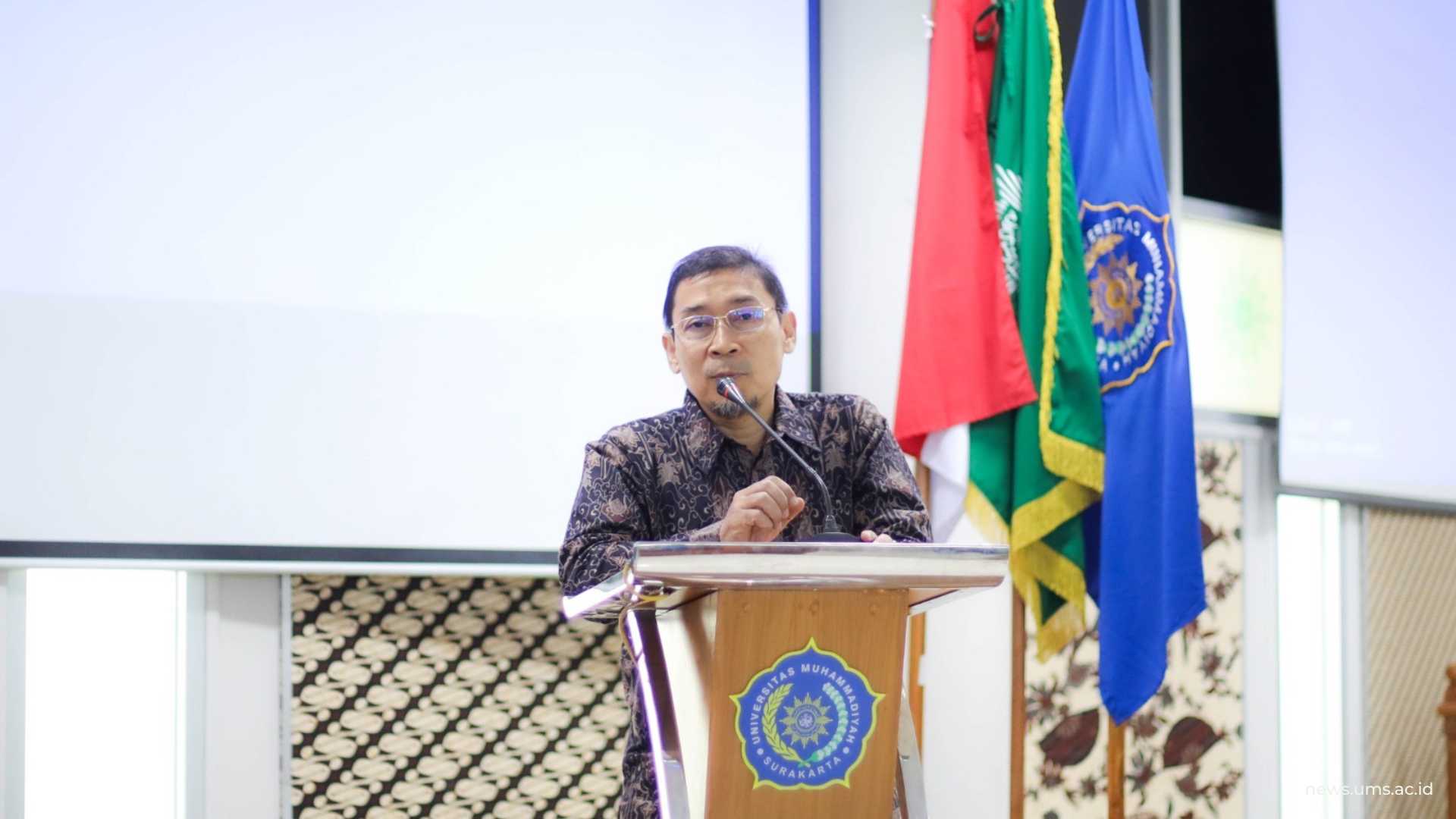 Wakil Rektor V UMS Prof. Supriyono, S.T., M.T., Ph.D. saat memberikan sambutan