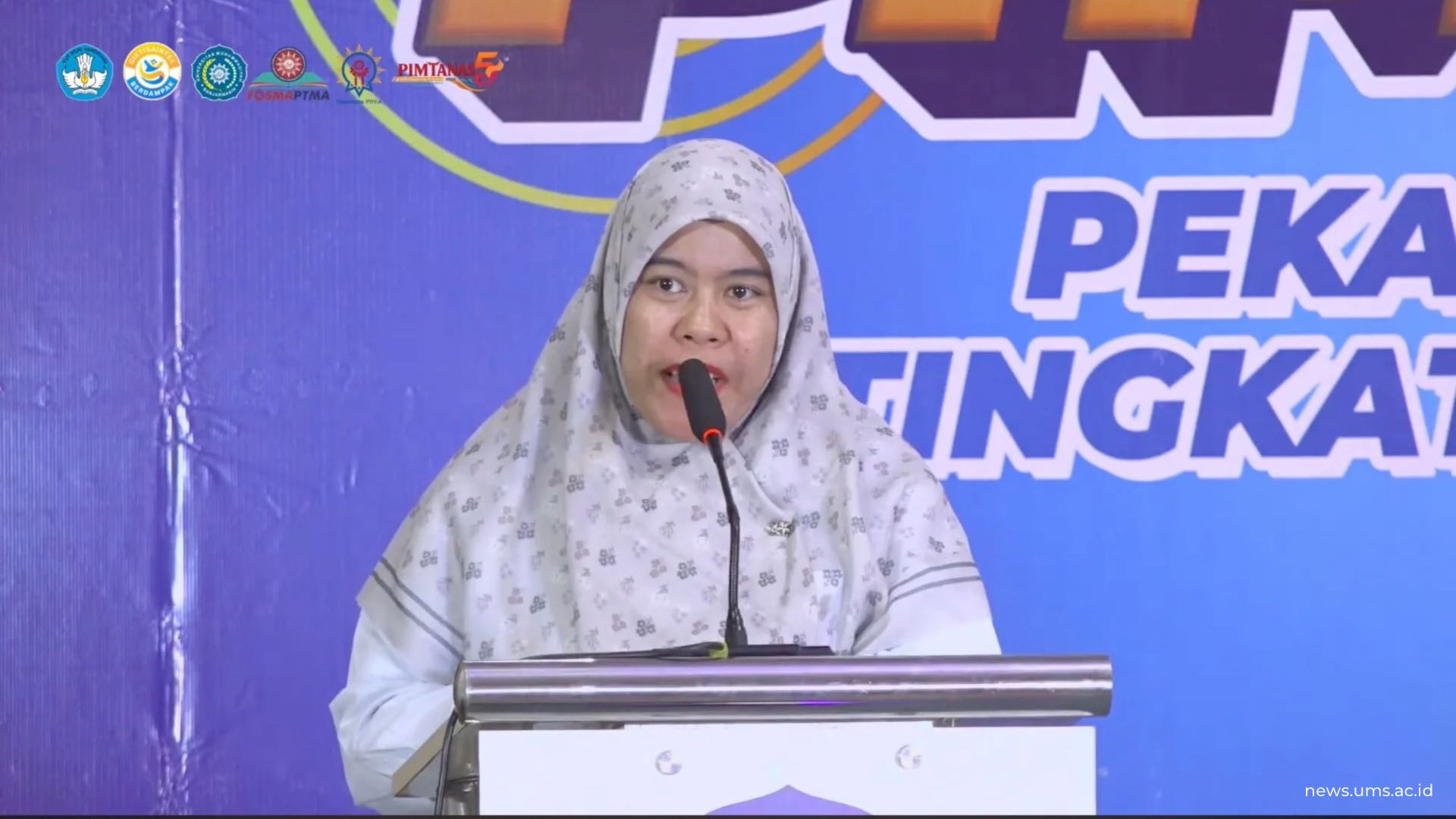 Ketua Puspresma PTMA, Dr. Fatimah Sari Siregar, M.Hum.