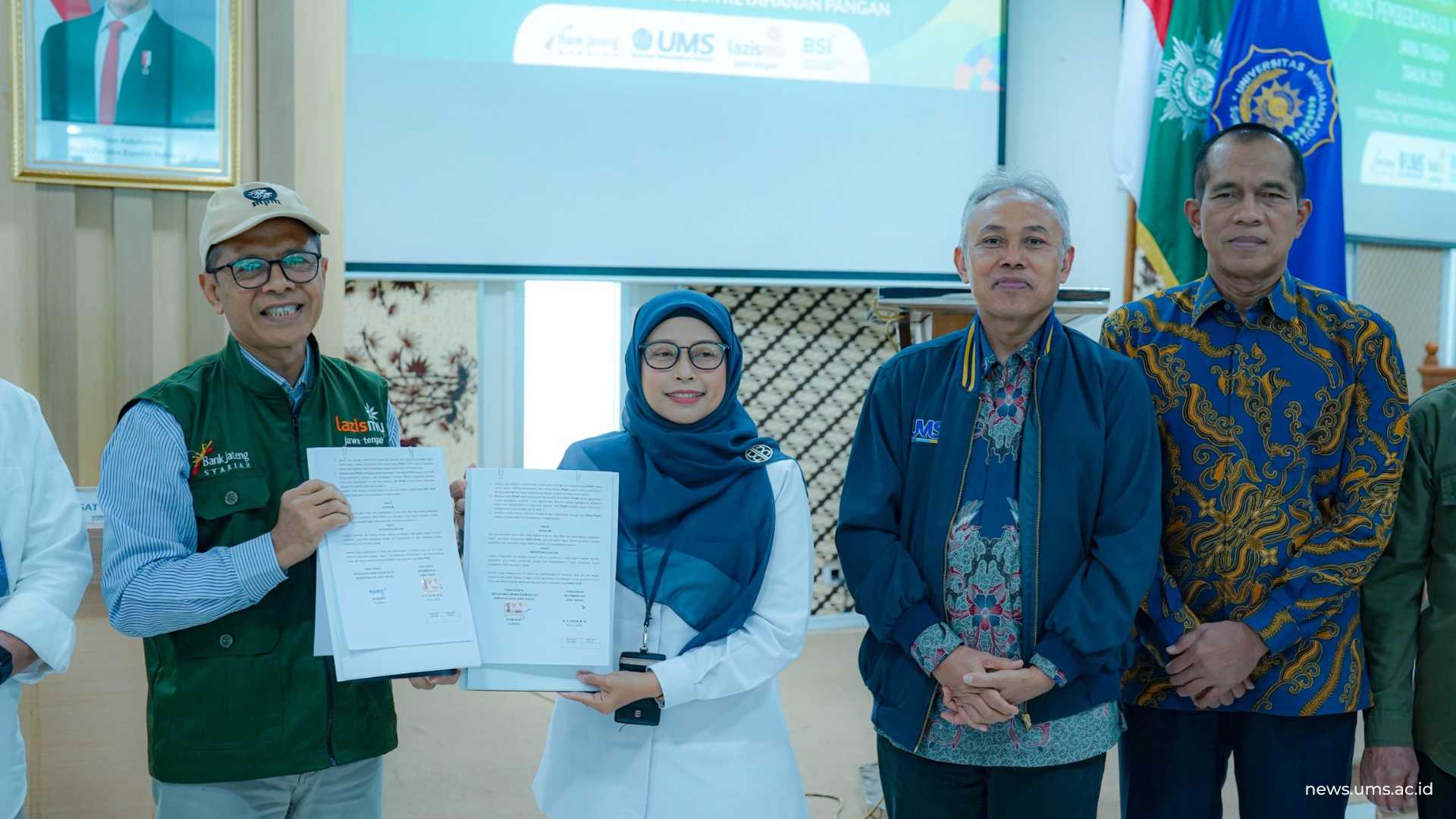 penandatanganan MoU antara MPM PWM Jateng dan Perum Bulog sebagai langkah strategis penguatan ekosistem pangan, Sabtu (6/12)