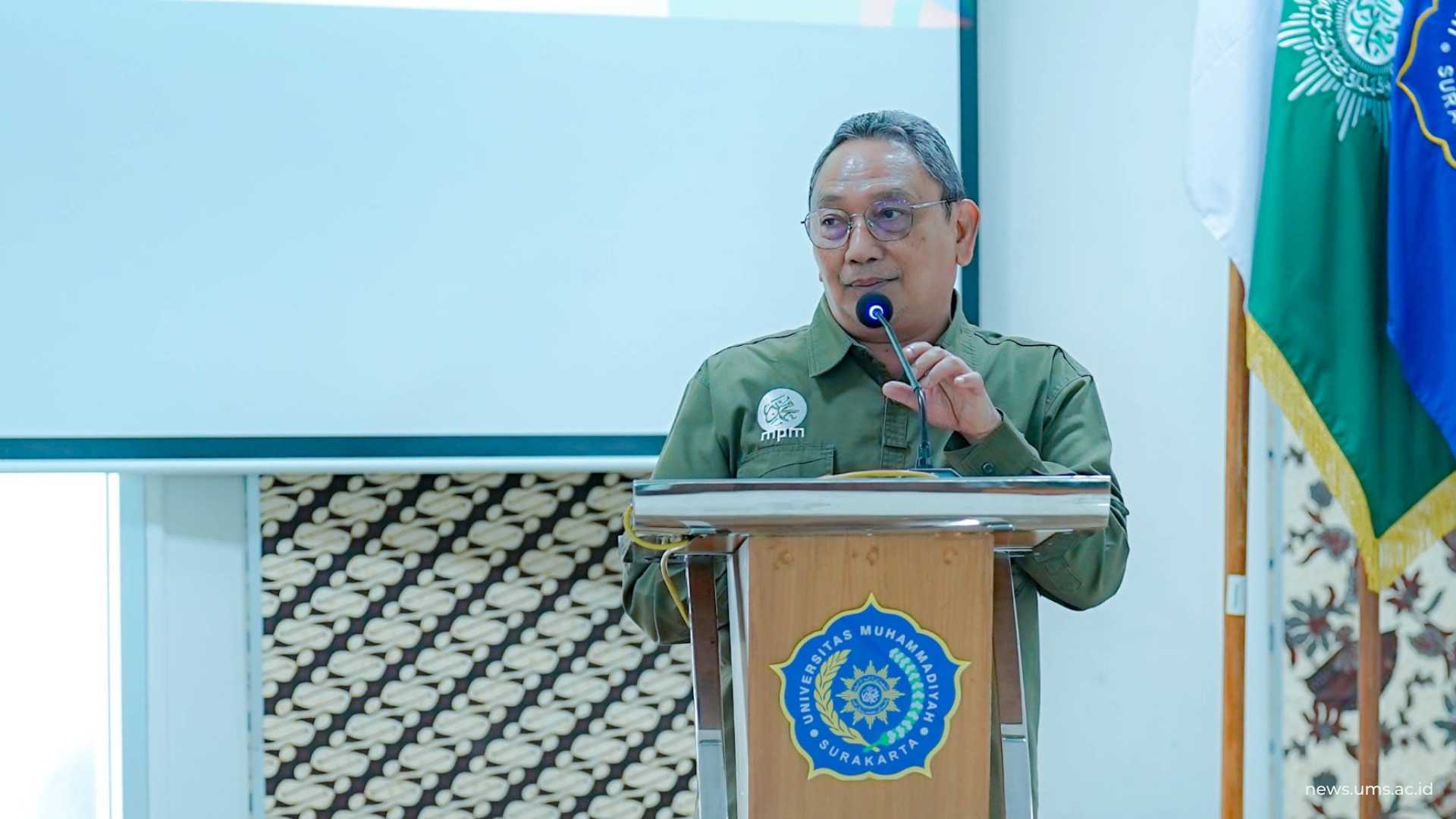 Sambutan Ketua MPM PWM Jateng, Ir. Fatchur Rochman dalam agenda RAKERWIL II MPM PWM Jateng di UMS, Sabtu (6/12)