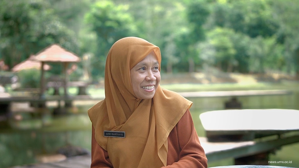Alumni UMS, Asri Hartanti Buktikan Bahasa Inggris Bisa Dipelajari dari Aktivitas Sehari-hari