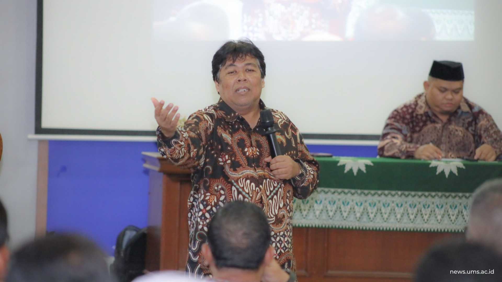 Dr. Muhammad Samsudin, S.Ag., M.Pd. dari Majelis Diktilitbang PP Muhammadiyah Menyampaikan Materi Pada Seminar Nasional Munas ASLAMA