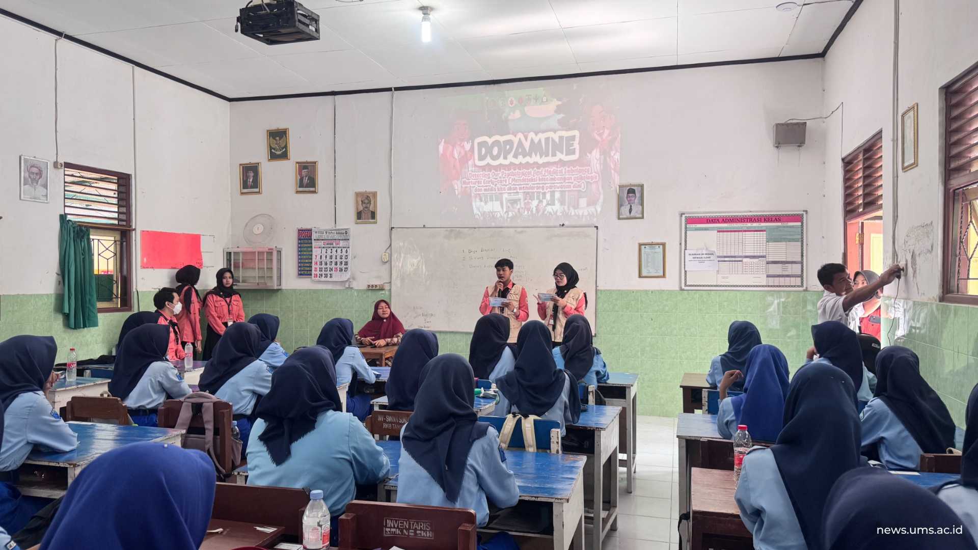 Tim FK UMS Gandeng Puskesmas Gatak Gelar Cek Kesehatan Gratis dan Edukasi Mental bagi Siswa SMK