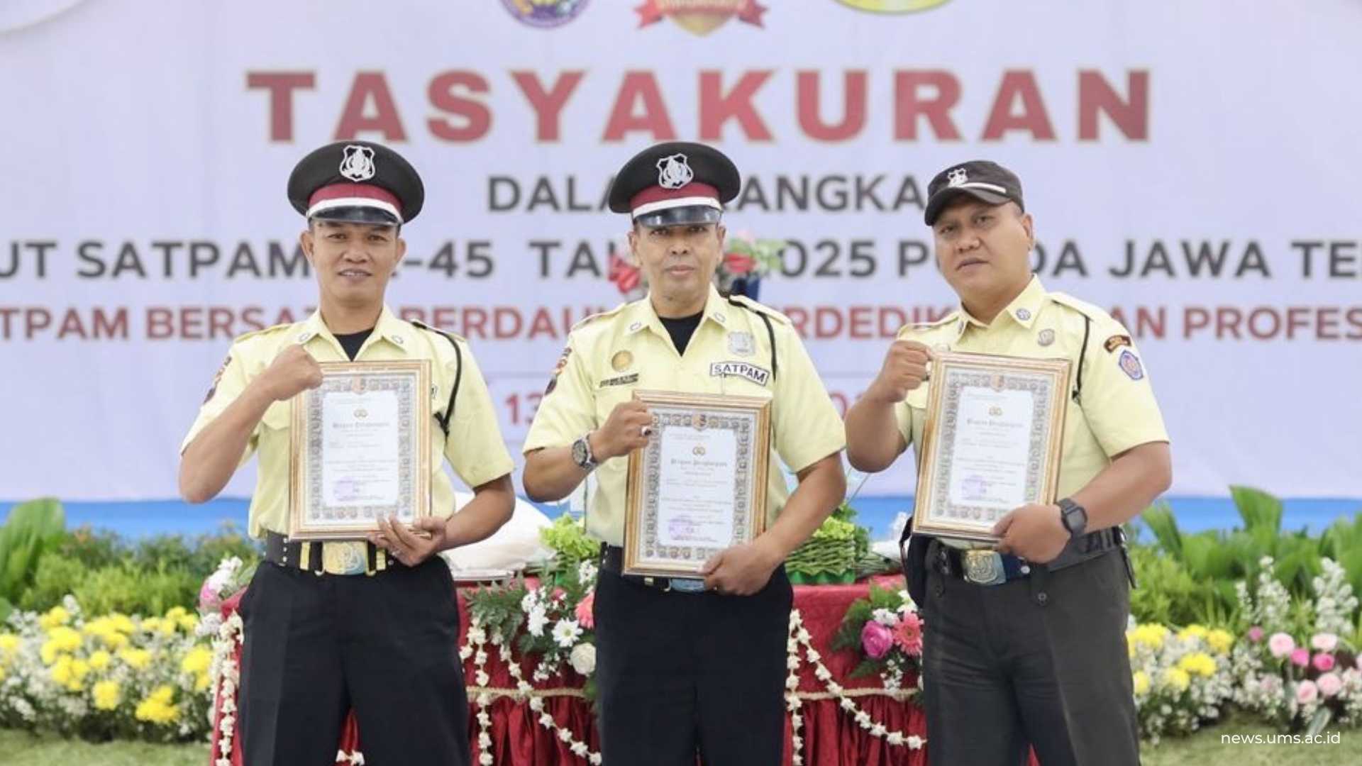 Tiga Satpam UMS Mendapat Penghargaan Atas Dedikasinya Dalam Membantu Polri Mengungkap Kasus Pencurian Kendaraan Bermotor
