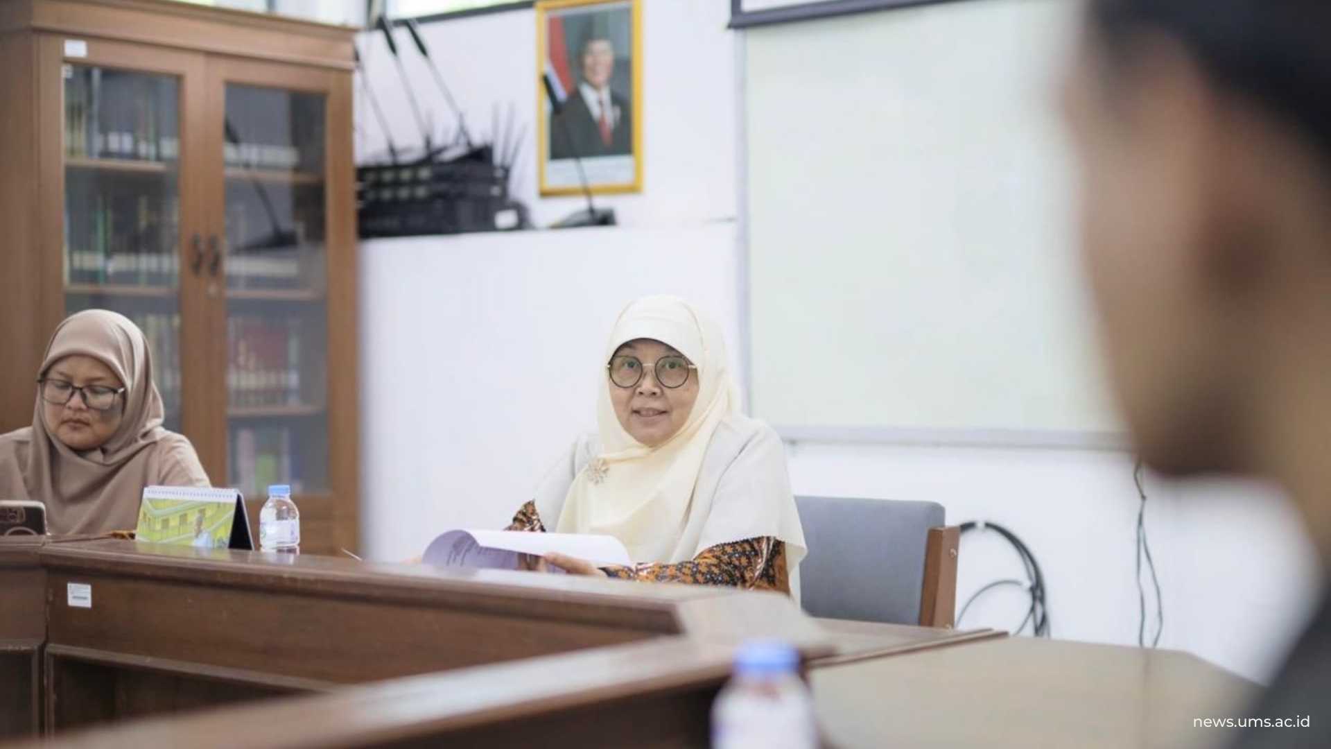 Bencana Tak Halangi Pendidikan, LAZISMU UMS Bantu Mahasiswa Sumatera dengan Beasiswa