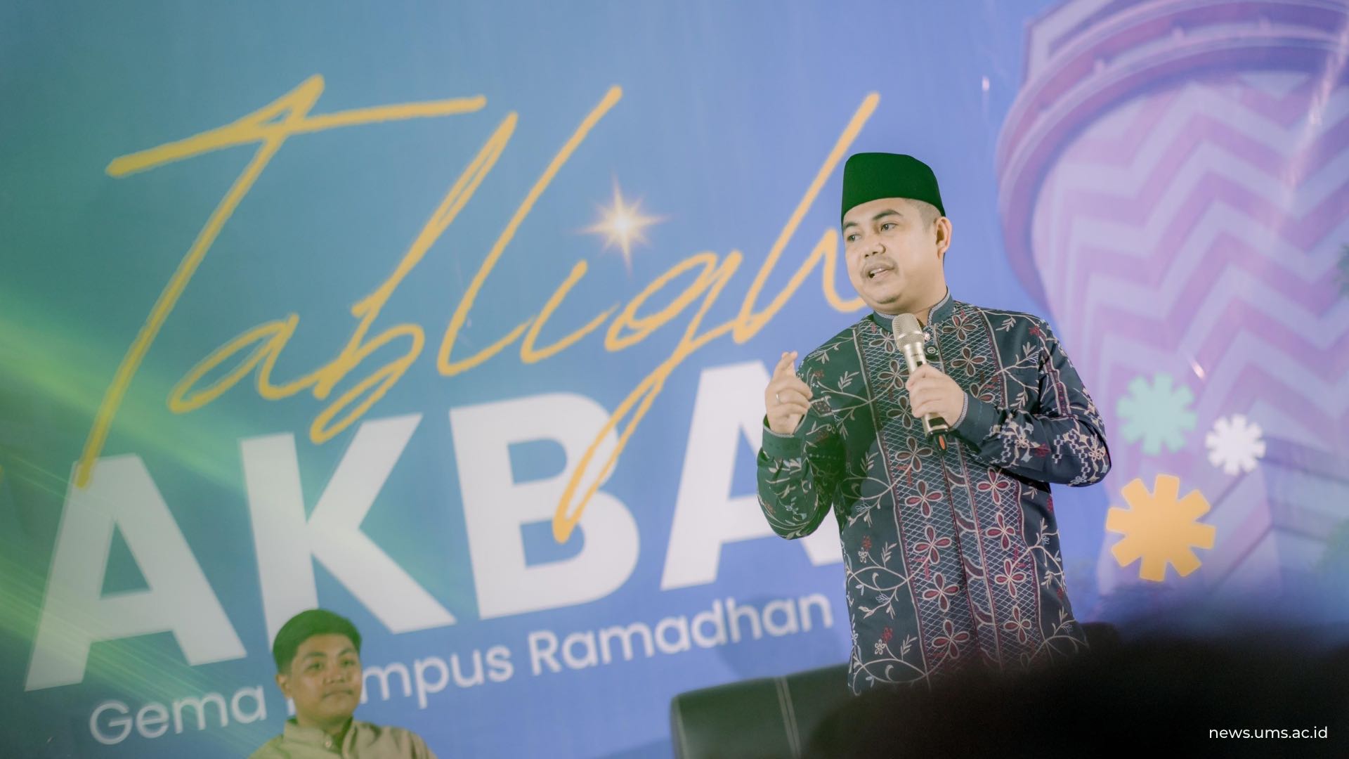 Penyampaian Materi oleh Wakil Menteri Perlindungan Pekerja Migran Indonesia (PPMI) Dzulfikar Ahmad Tawalla, S.Pd., M.I.Kom