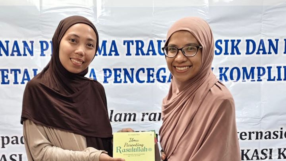 Hibah Buku dari Tim Dosen UMS