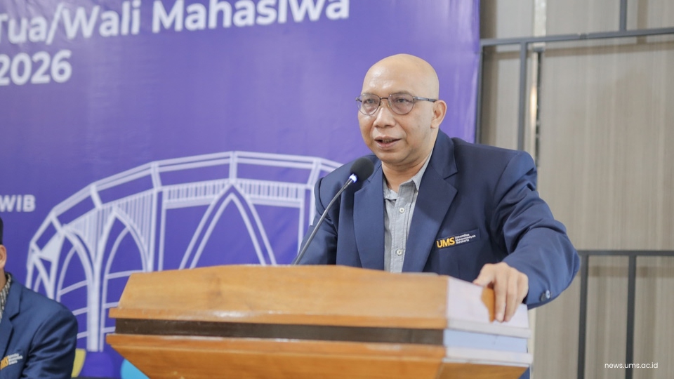 Sambutan Dekan FHIP UMS, Prof. Dr. Kelik Wardiono, S.H., M.H