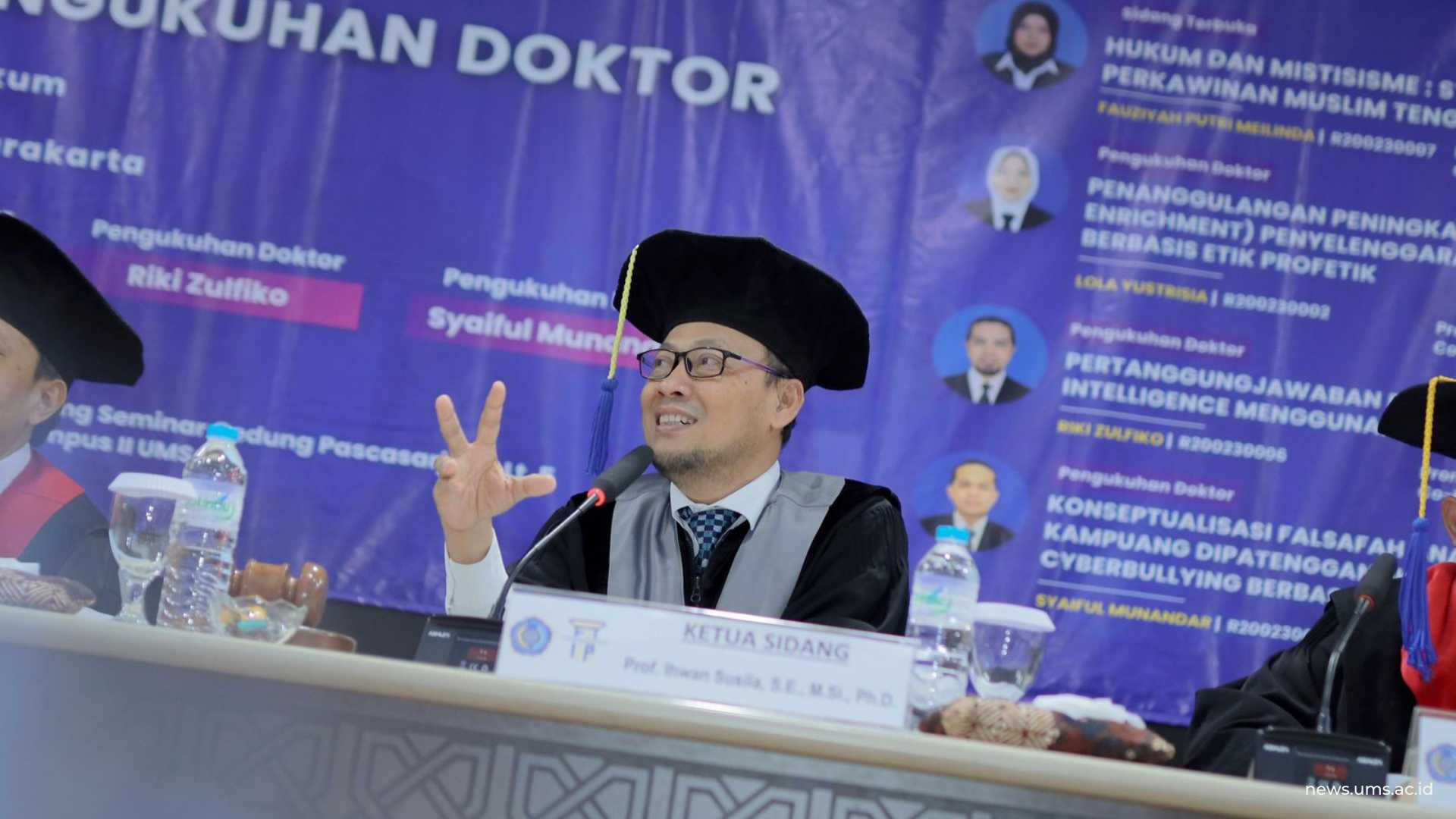 Ketua sidang sekaligus Wakil Rektor III UMS Prof. Ihwan Susila, Ph.D.