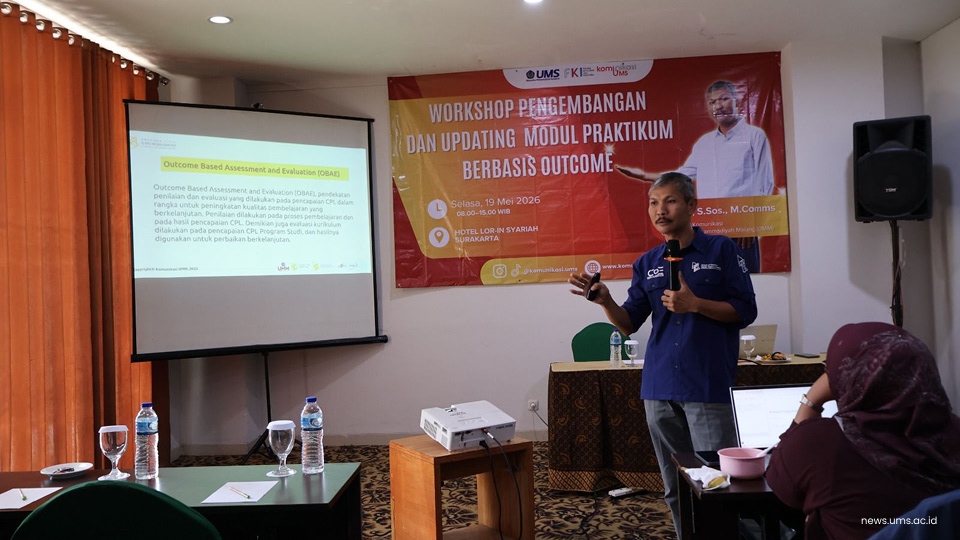 Pemaparan materi oleh Jamroji, S.Sos., M.Comms.