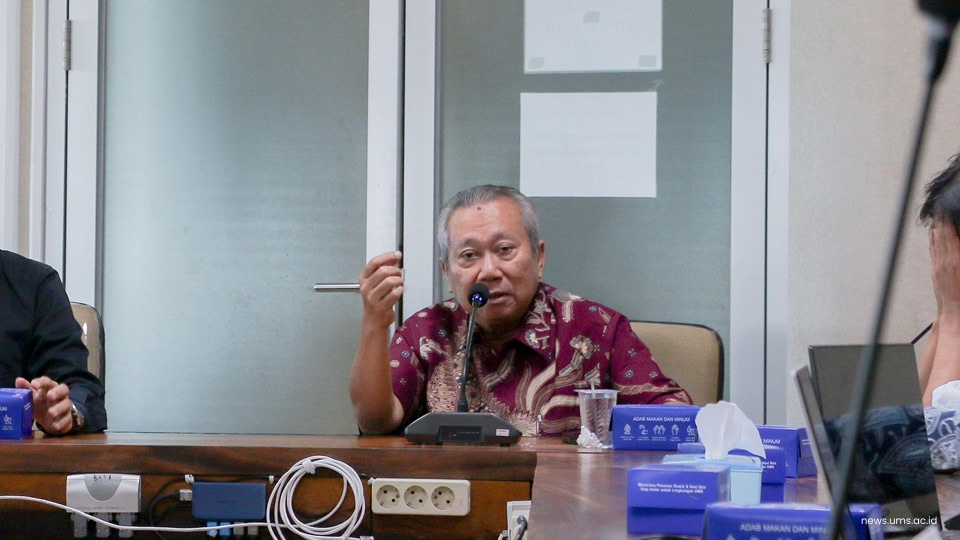 Rektor UNIMUGO Prof. Dr. Sofyan Anif, M.Si. saat berkunjung ke UMS