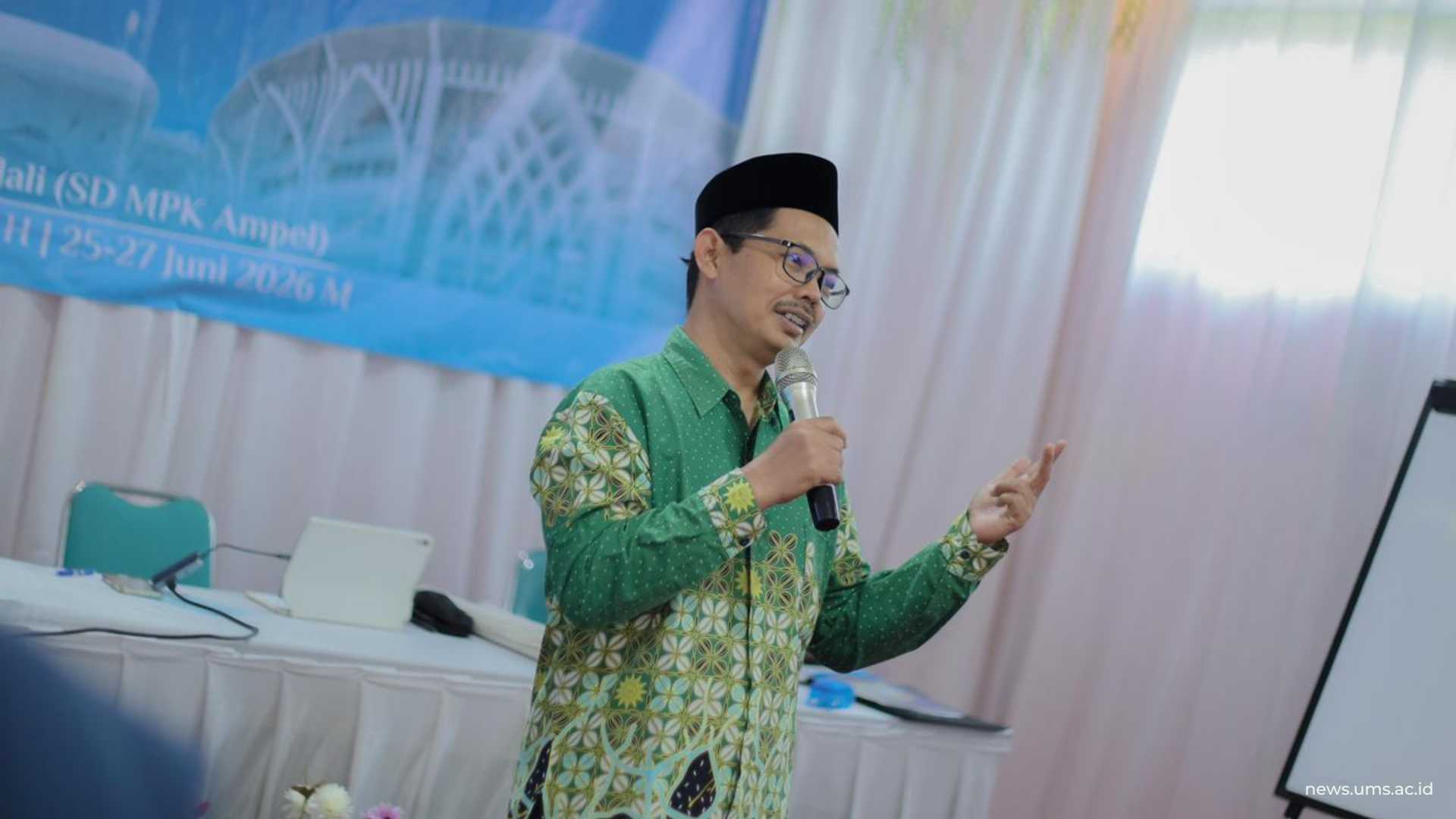 Sambutan Wakil Rektor III UMS, Dr. Mutohharun Jinan, M.Ag