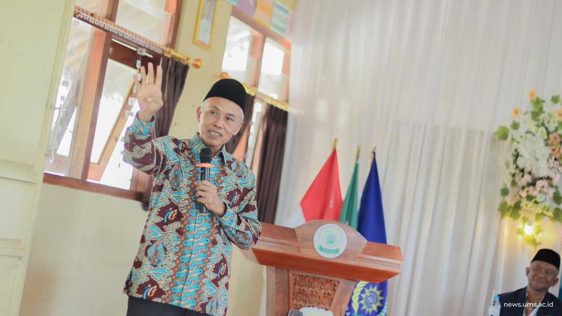 Rektor UMS, Prof. Dr. Harun Joko Prayitno, M.Hum.