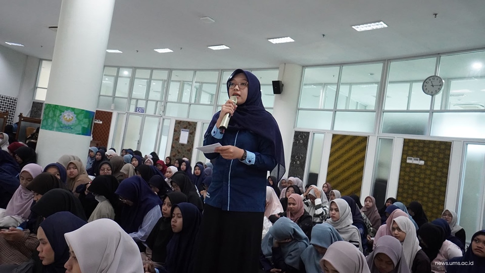 Mahasiswa FAI UMS aktif berdiskusi saat talkshow