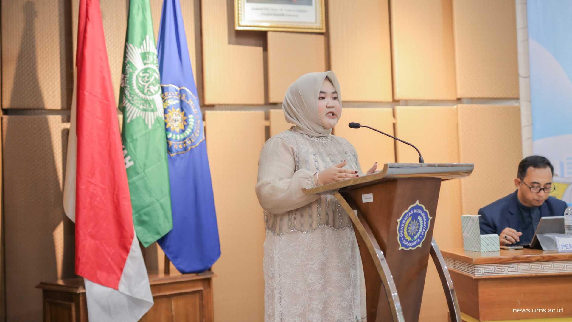 Nadjwa Dana Amalia, lulusan terbaik Program Studi Akuntansi dengan IPK 3,93