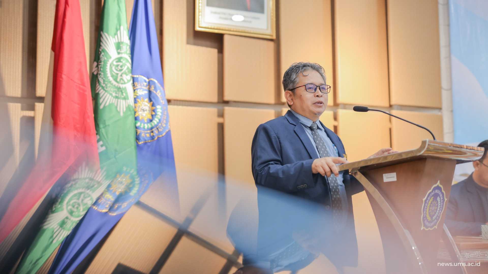 Sambutan oleh Dekan FEB UMS, Prof. Dr. Muzakar Isa, S.E., M.Si., CSBA., CIPE