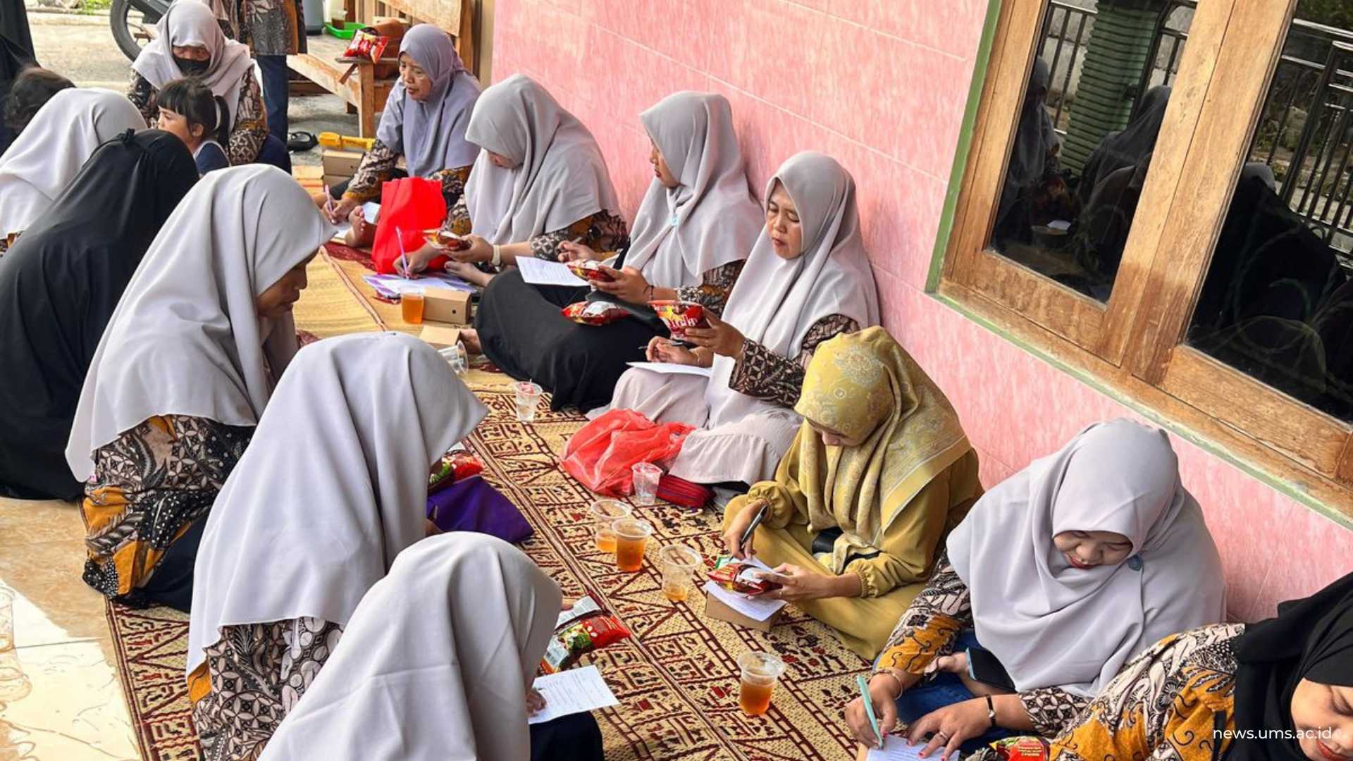 Pengisian lembar kerja Informasi Nilai Gizi pada label pangan kemasan serta memilih produk yang lebih sehat dan sesuai kebutuhan gizi keluarga