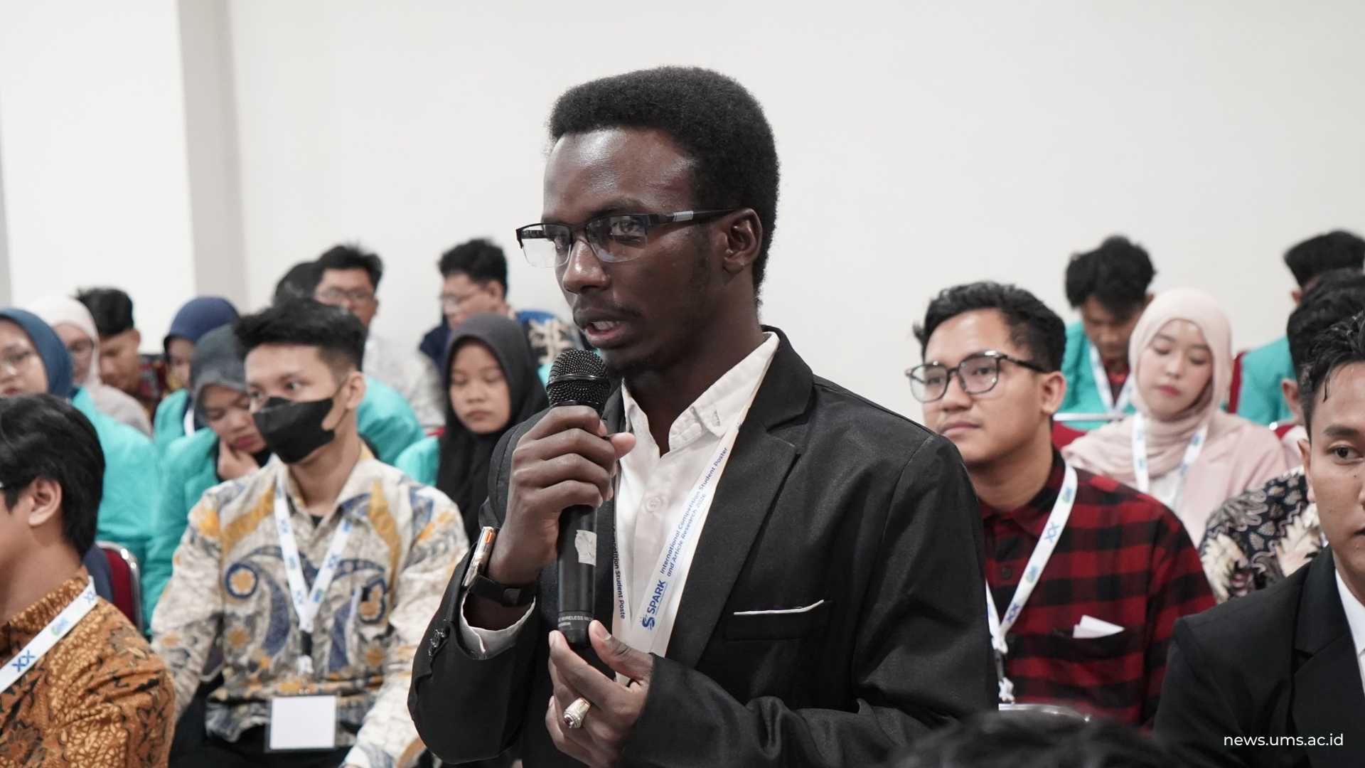 Sesi Tanya Jawab dari Mahasiswa Luar Negeri