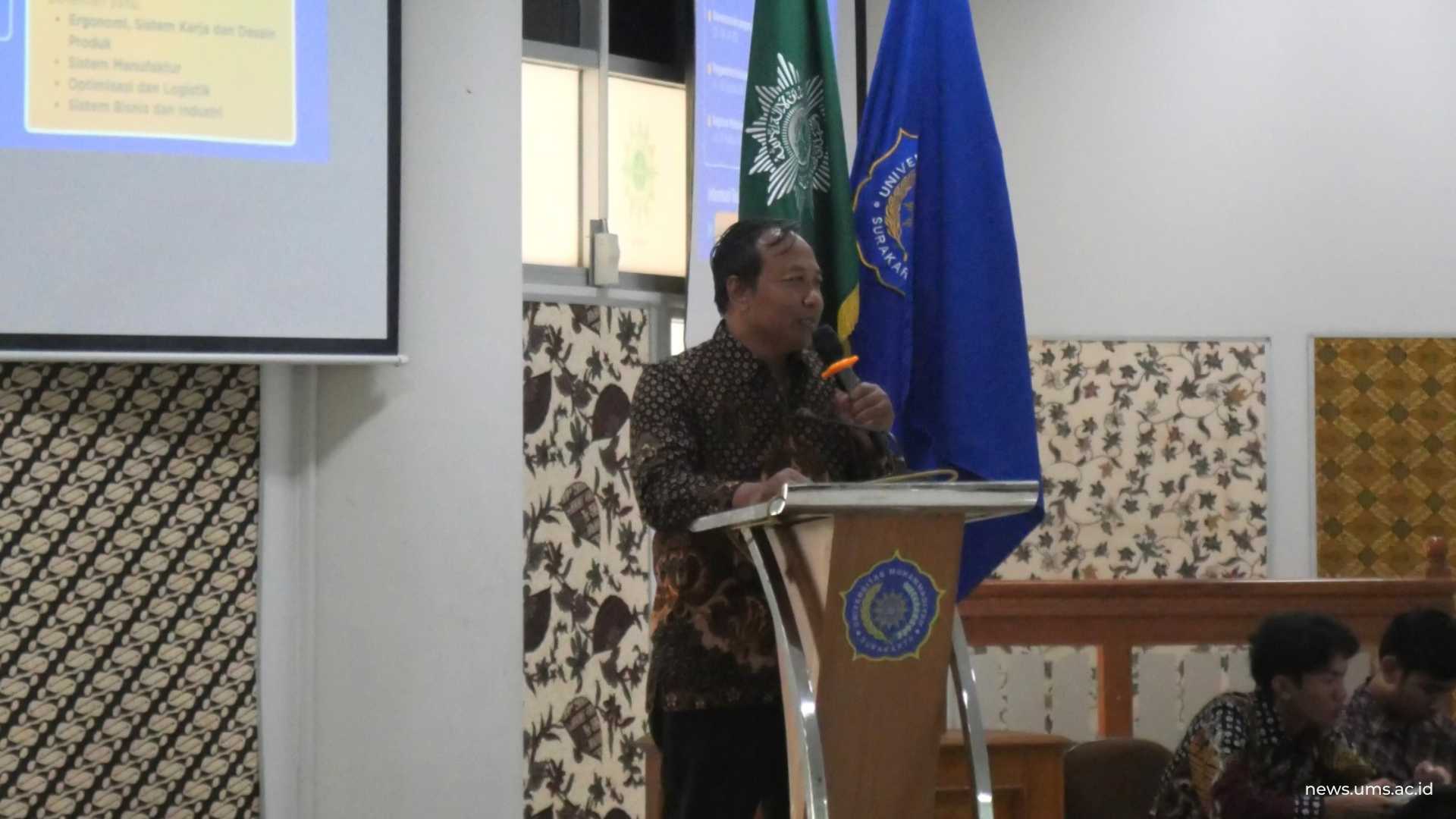 Kaprodi Teknik Industri dan Manajemen Program Magister Teknik Industri UMS, Muchlison Anis, S.T., M.T. saat menyampaikan sambutan. Dok.Pribadi