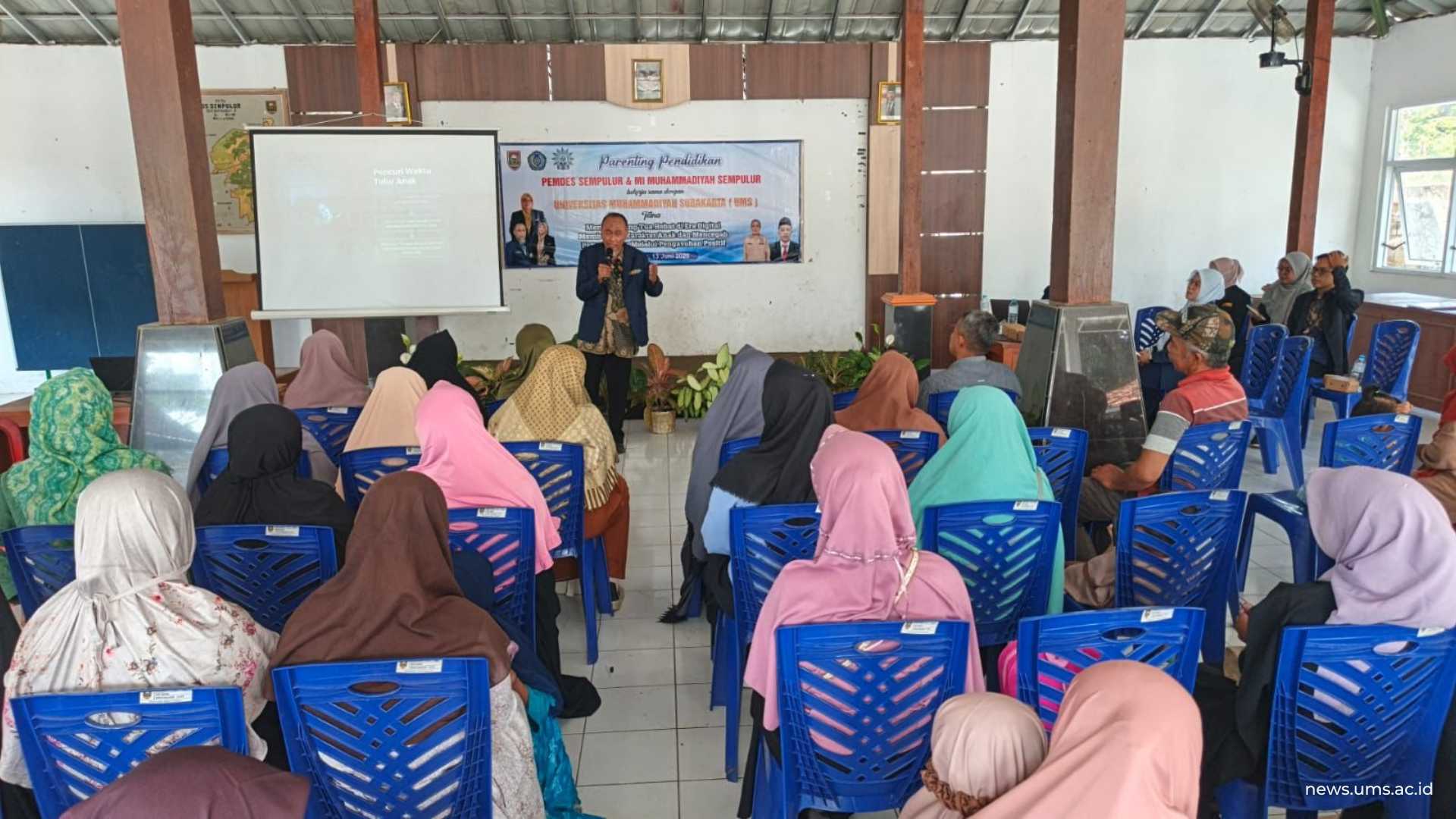 Fatah Yasin Al Irsyadi, S.T., M.T. saat menyampaikan materinya