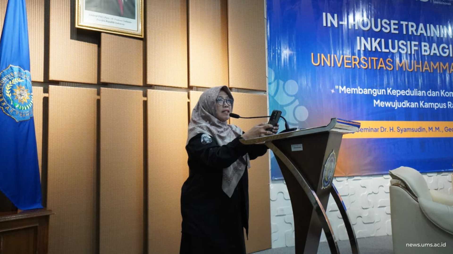 Sambutan oleh Kepala Subdirektorat Soft Skill dan Layanan Kemahasiswaan DKPTI UMS, Siti Azizah Susilawati, S.Si., M.P., Ph.D.