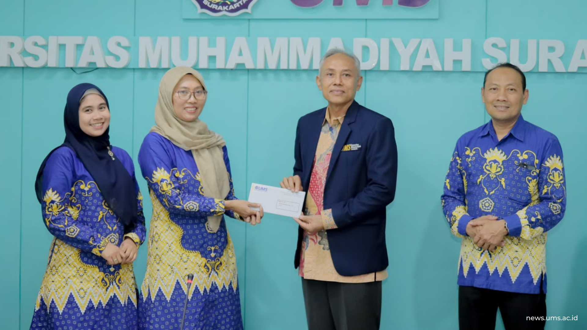 Penyerahan SK dan Surat Tugas pada Pejabat Struktural di Lingkungan UMS